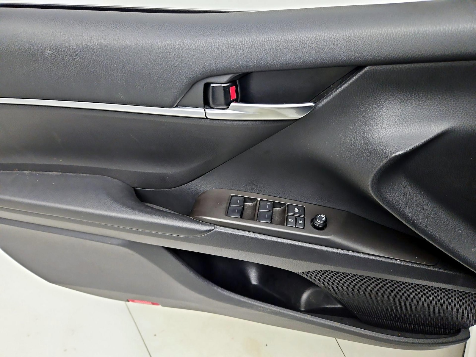 2023 Toyota Camry SE - Photo 13