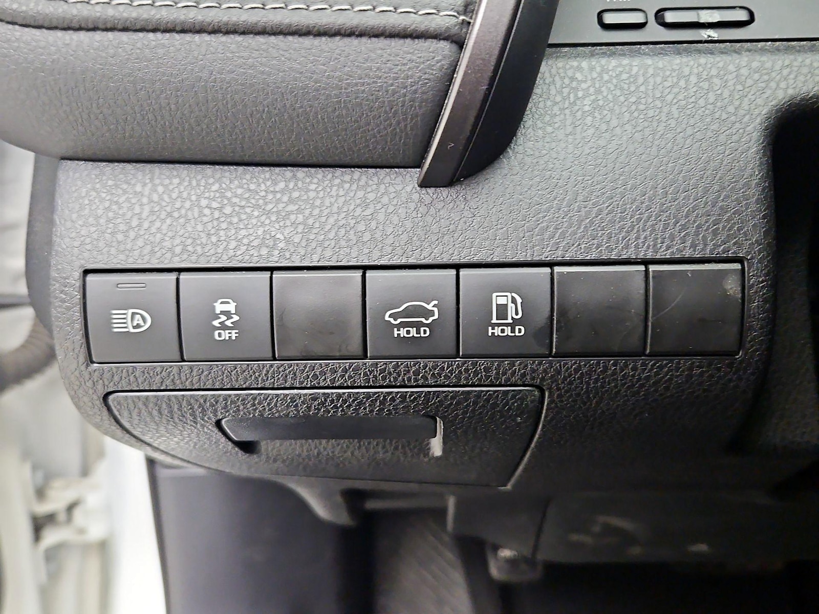 2023 Toyota Camry SE - Photo 14