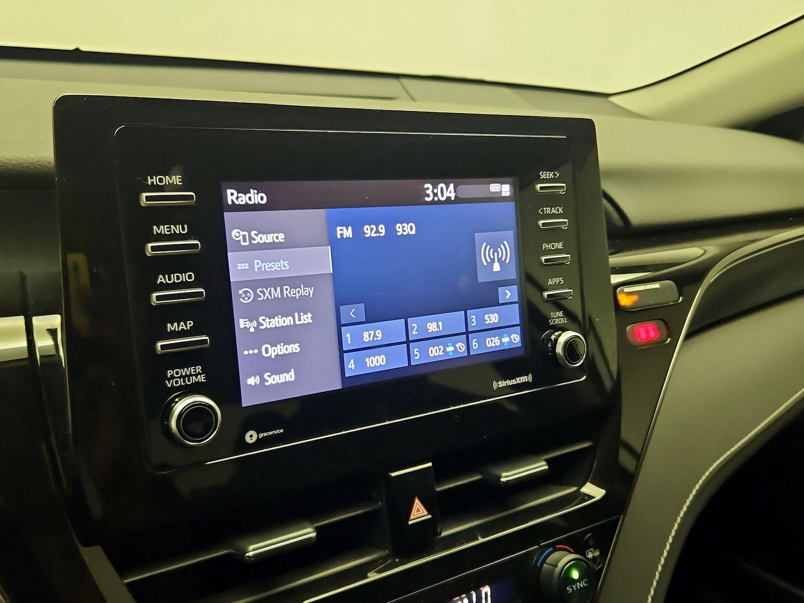 2023 Toyota Camry SE - Photo 16