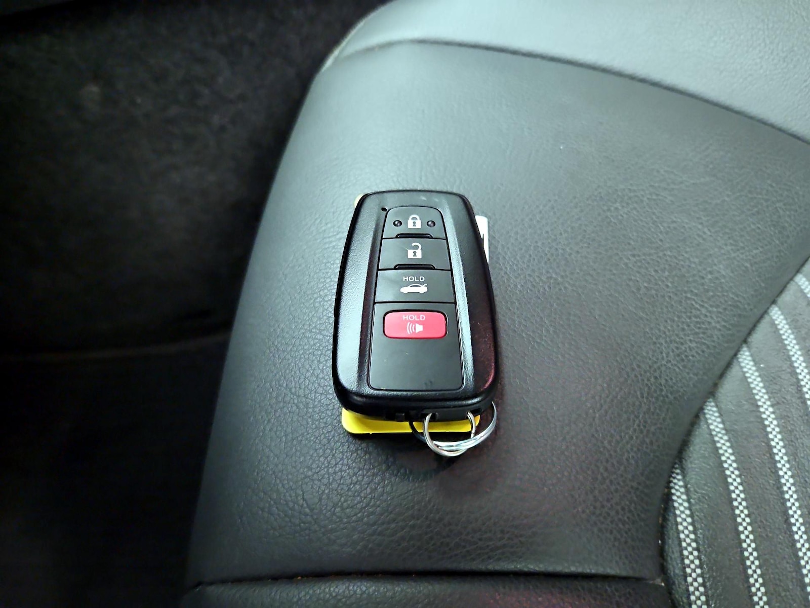2023 Toyota Camry SE - Photo 23