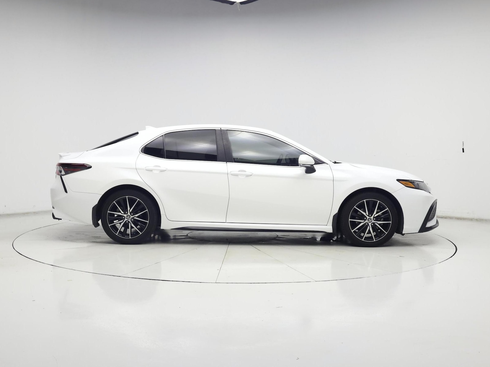 2023 Toyota Camry SE - Photo 8