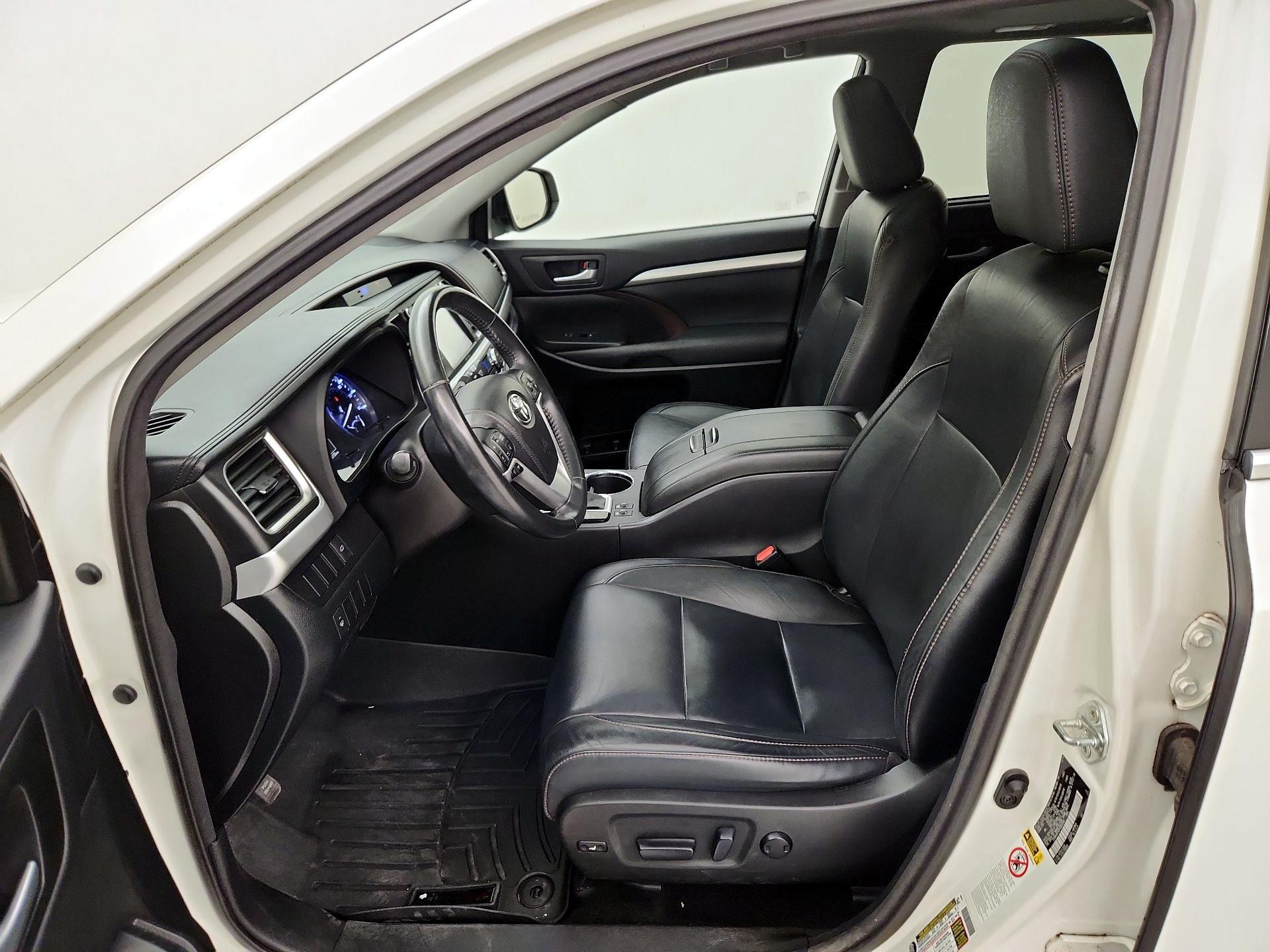Thumbnail: 2015 Toyota Highlander - 11