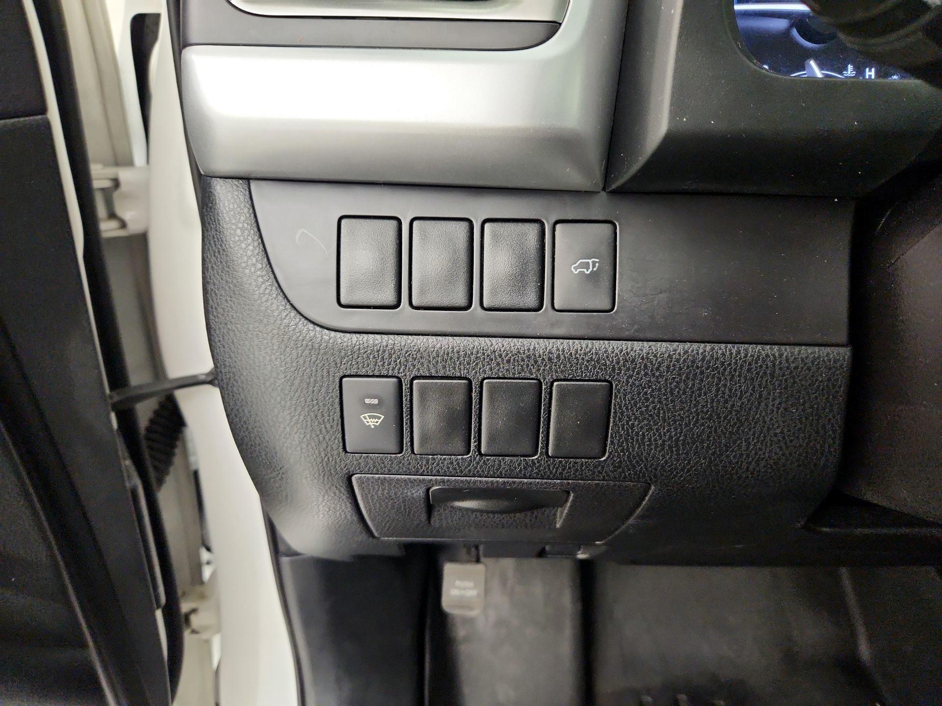 Thumbnail: 2015 Toyota Highlander - 13