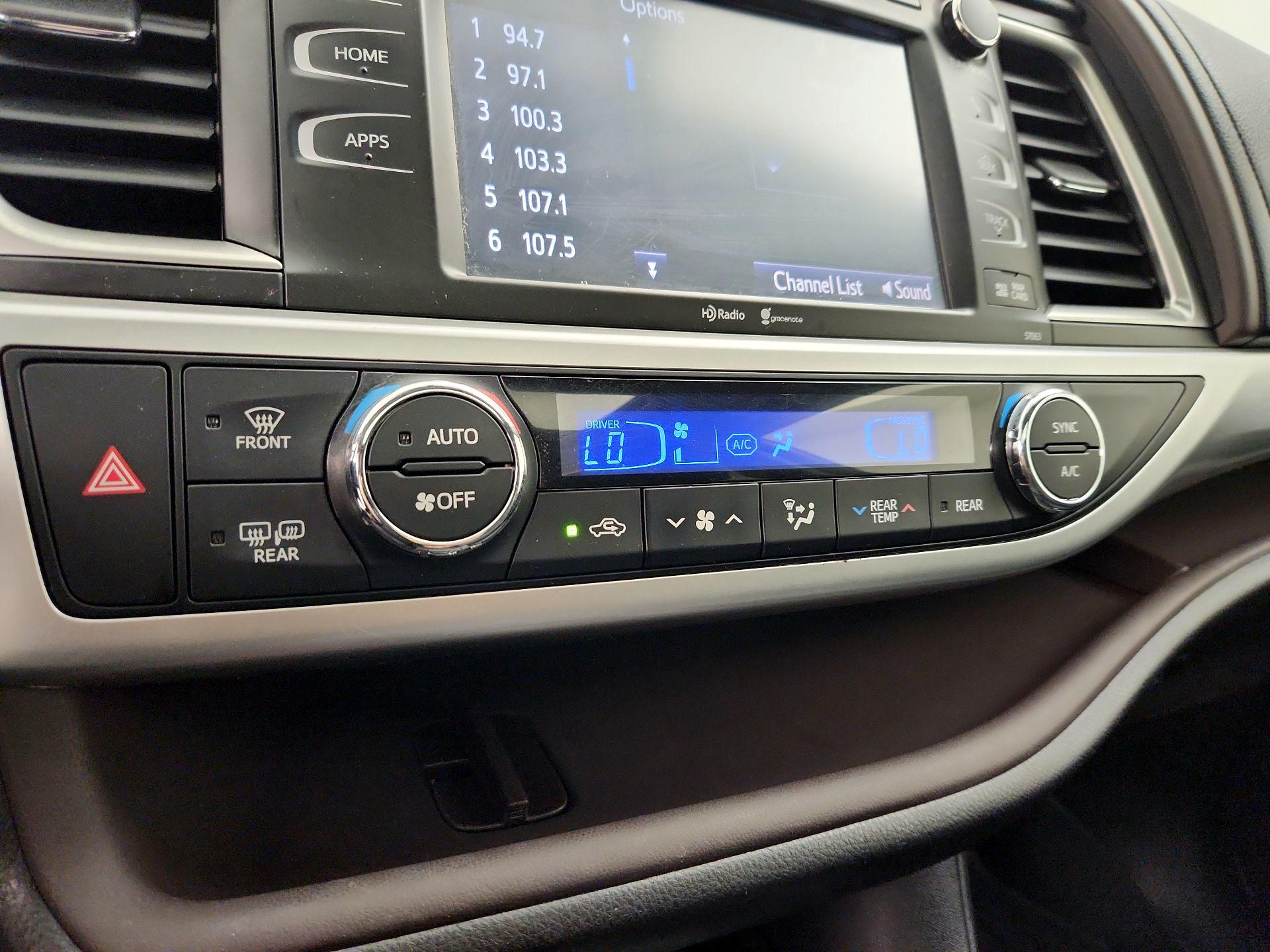 Thumbnail: 2015 Toyota Highlander - 16