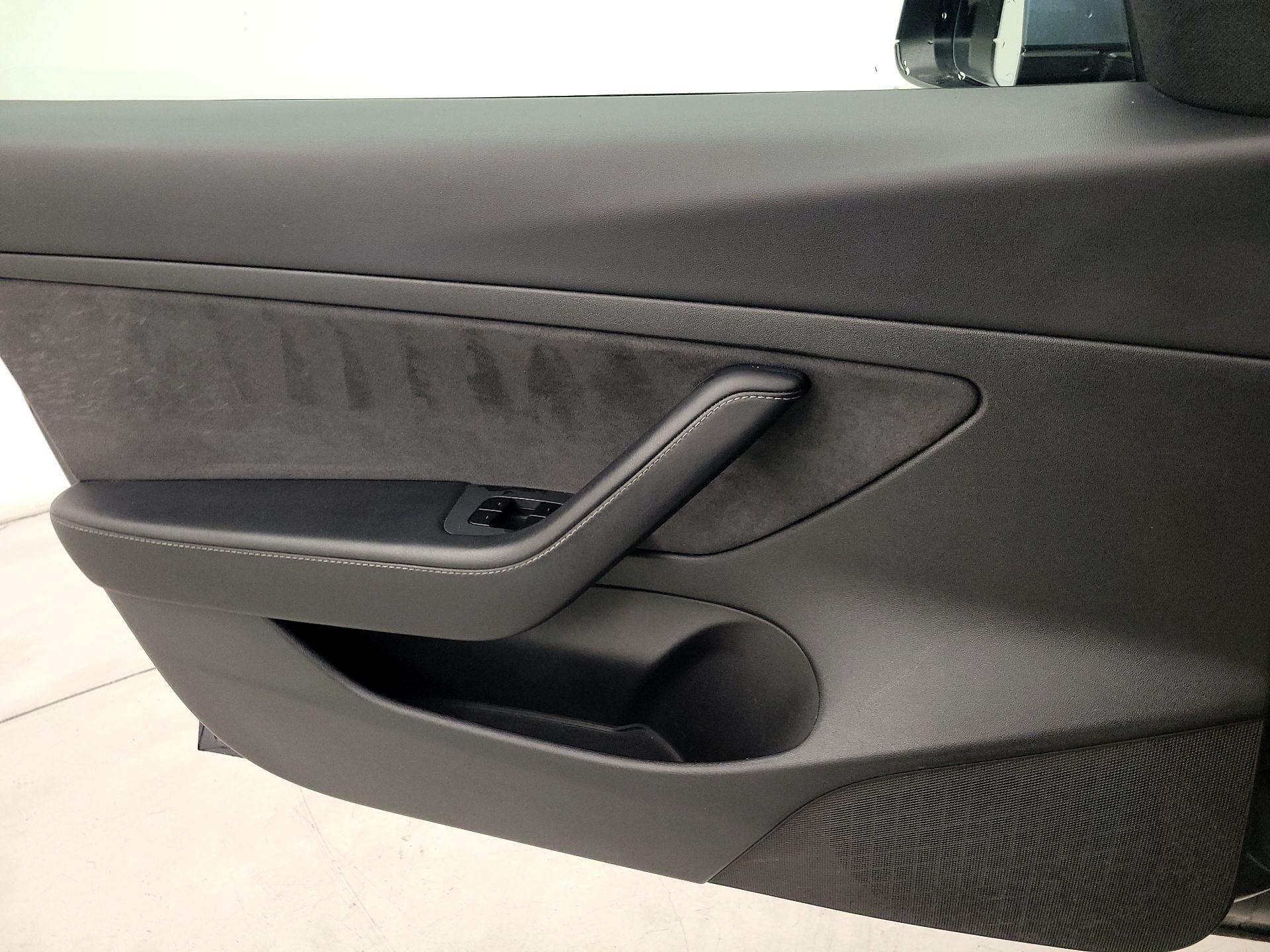 Thumbnail: 2021 Tesla Model 3 - 12