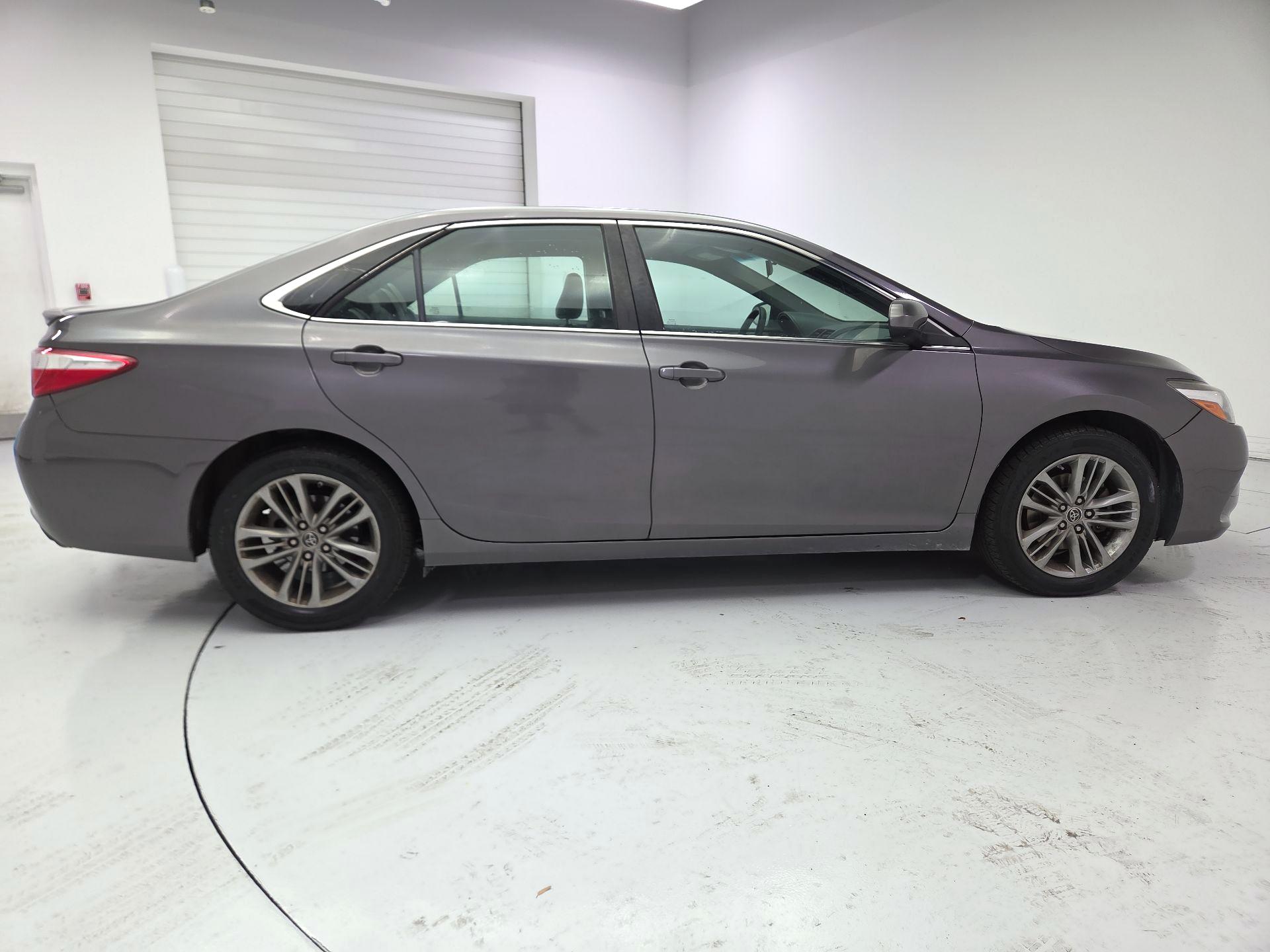 Thumbnail: 2016 Toyota Camry - 4