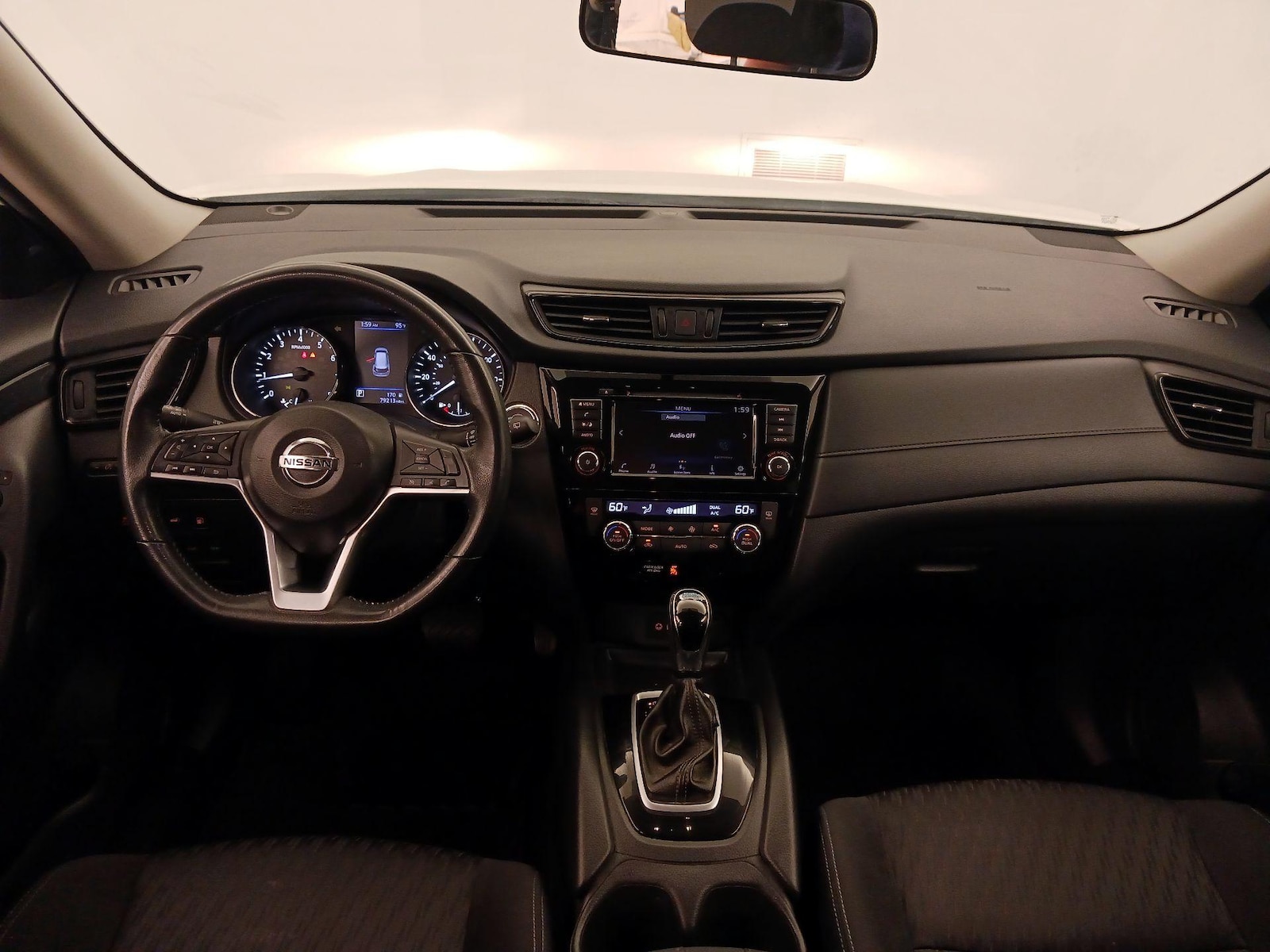 2018 Nissan Rogue SV - Photo 10