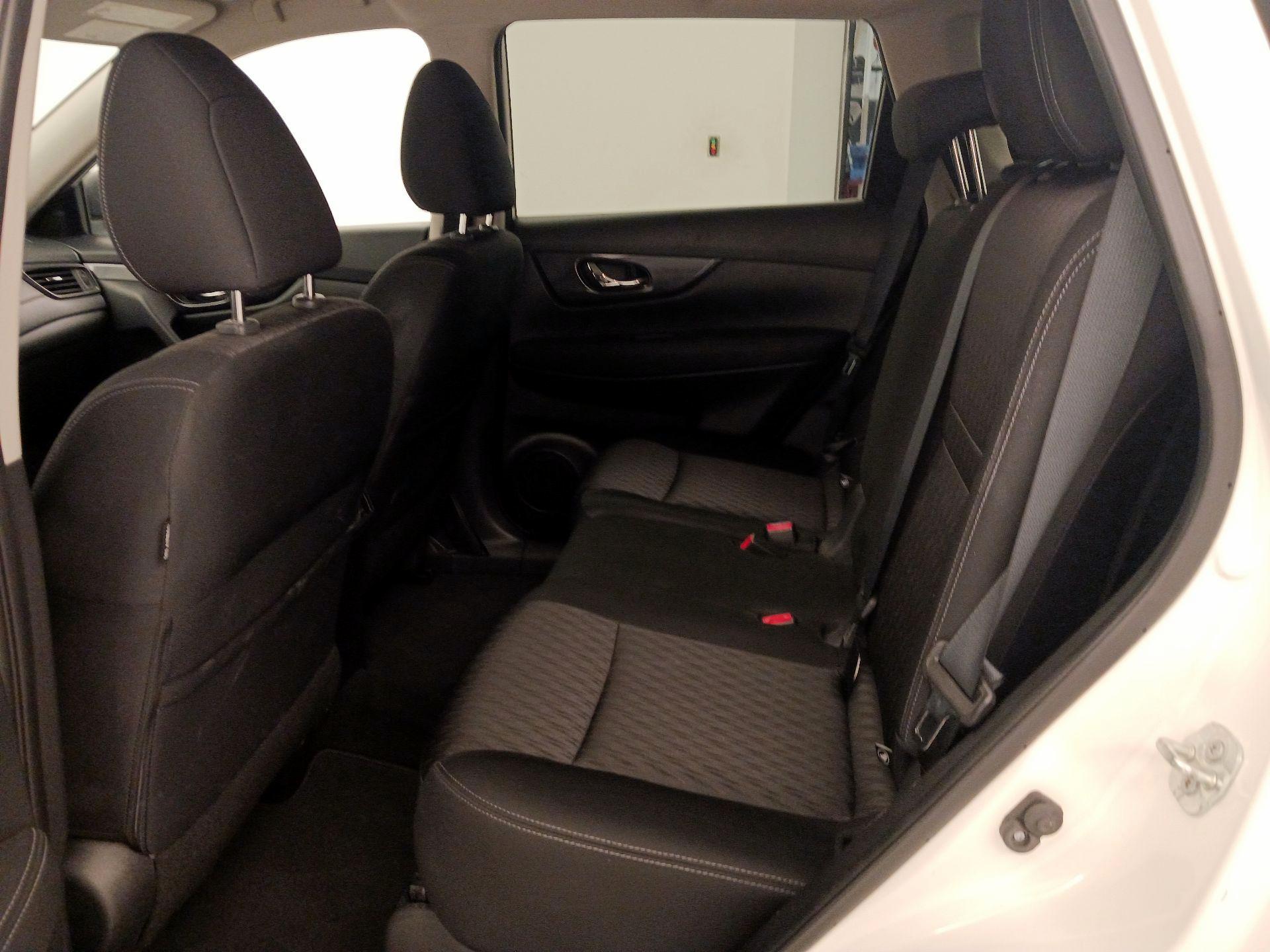 Thumbnail: 2018 Nissan Rogue - 19