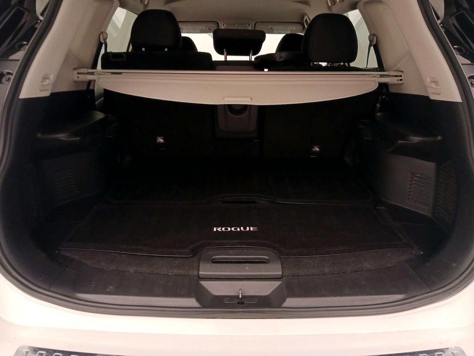 2018 Nissan Rogue SV - Photo 21