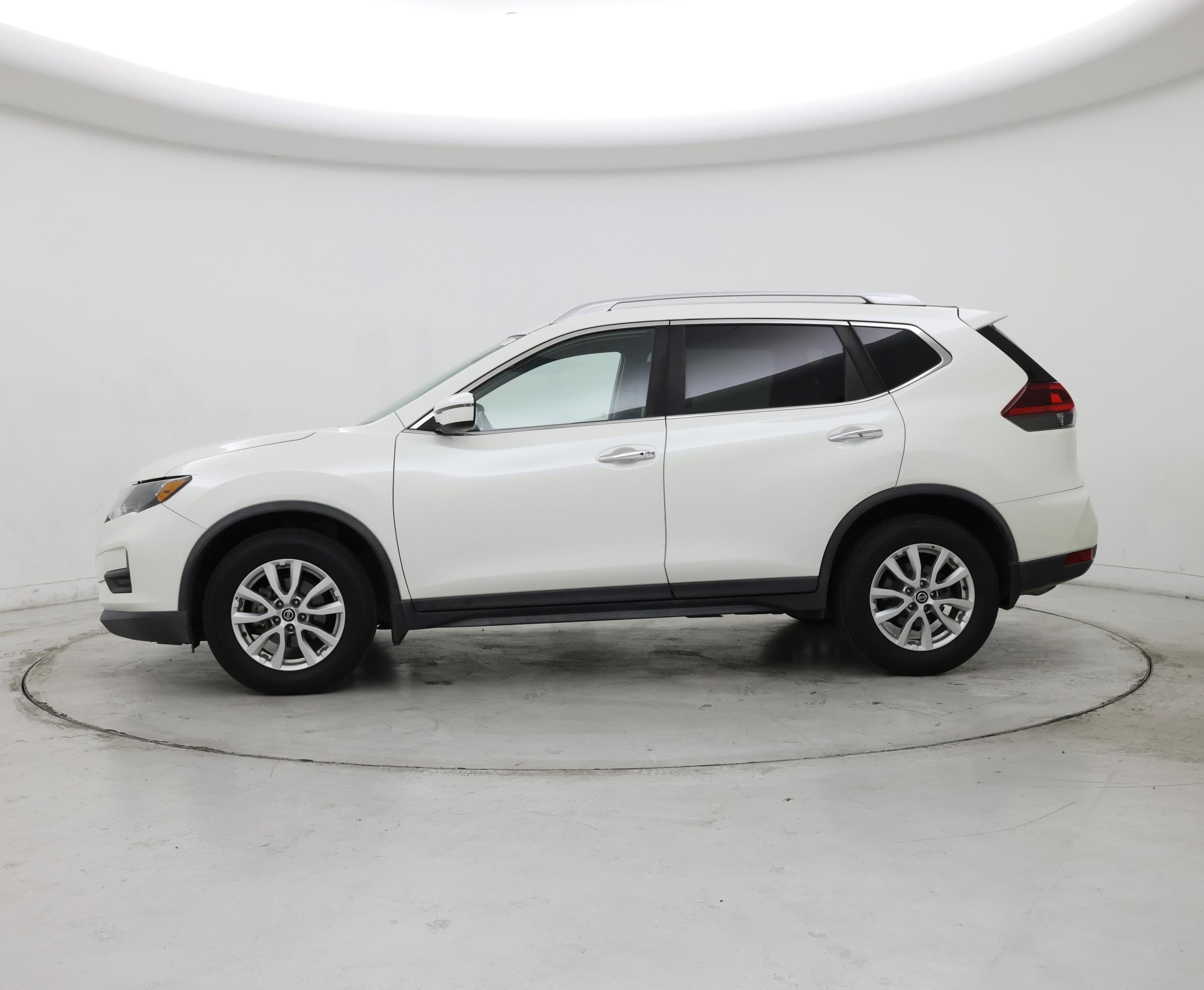 Thumbnail: 2018 Nissan Rogue - 3