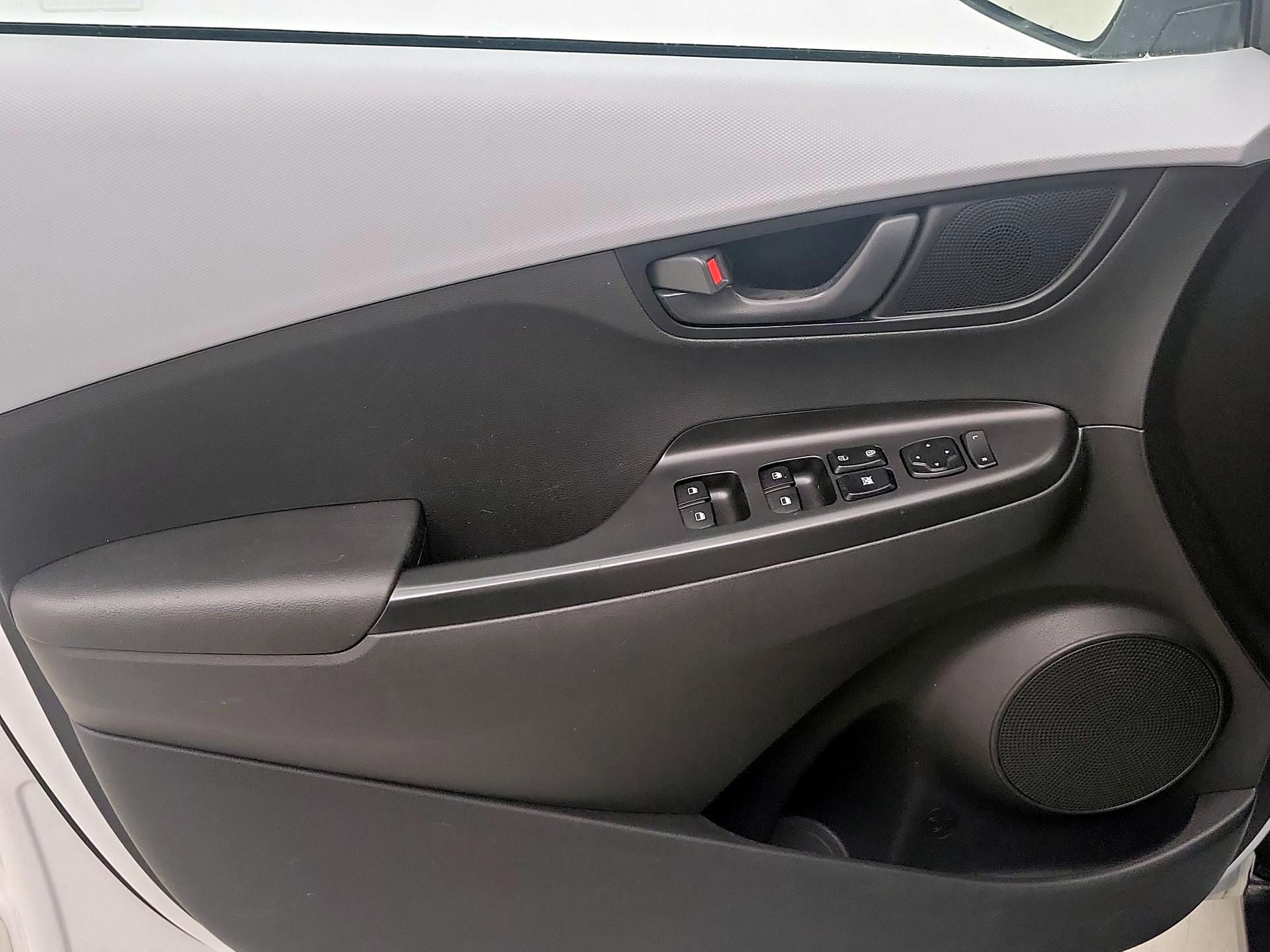 Thumbnail: 2020 Hyundai Kona - 12