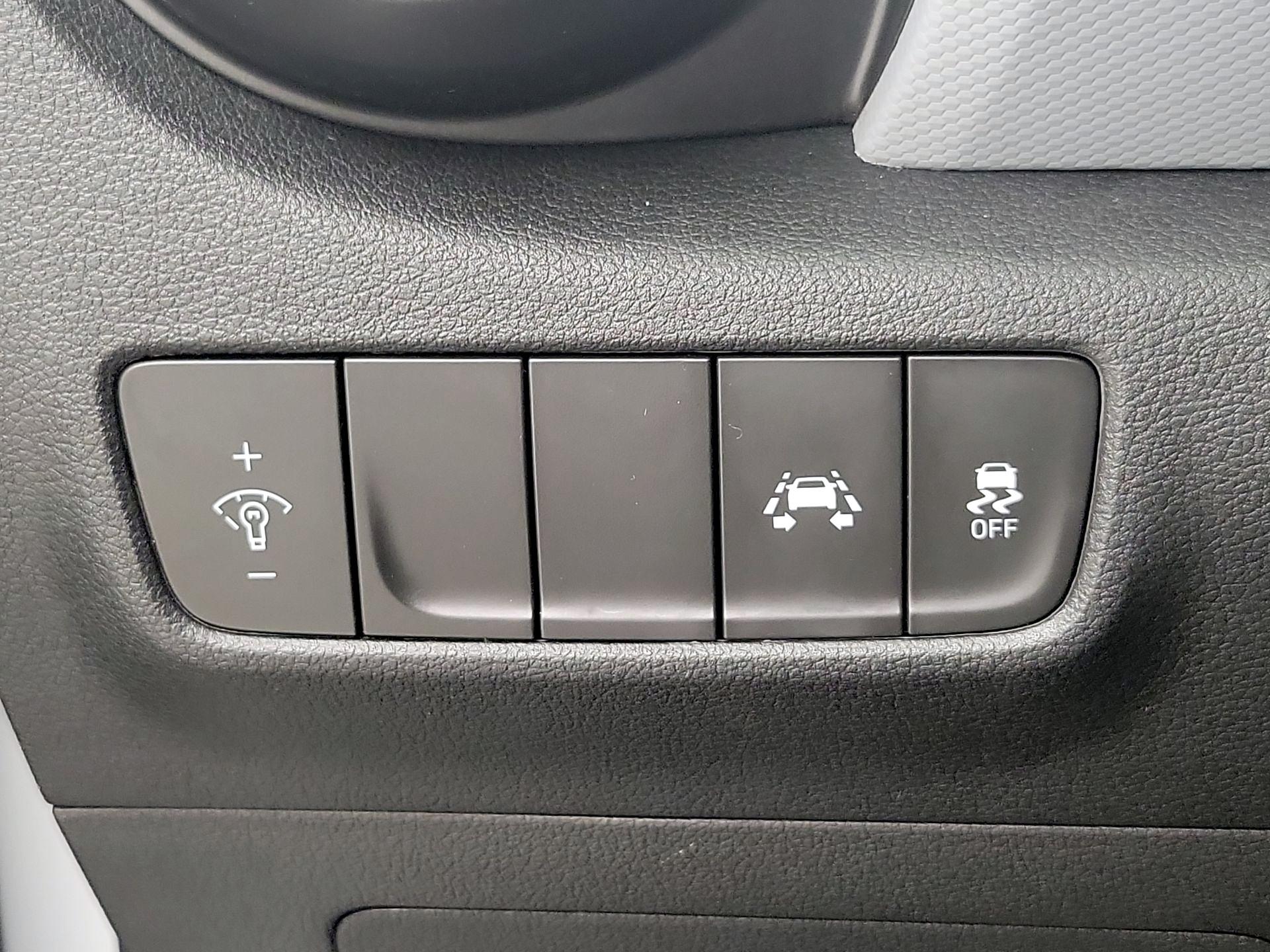 Thumbnail: 2020 Hyundai Kona - 13