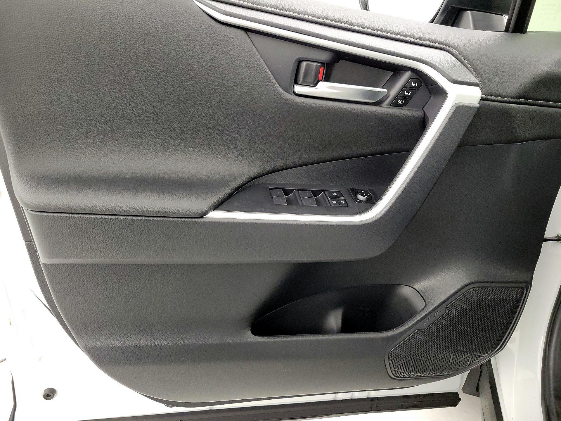 Thumbnail: 2024 Toyota RAV4 - 12