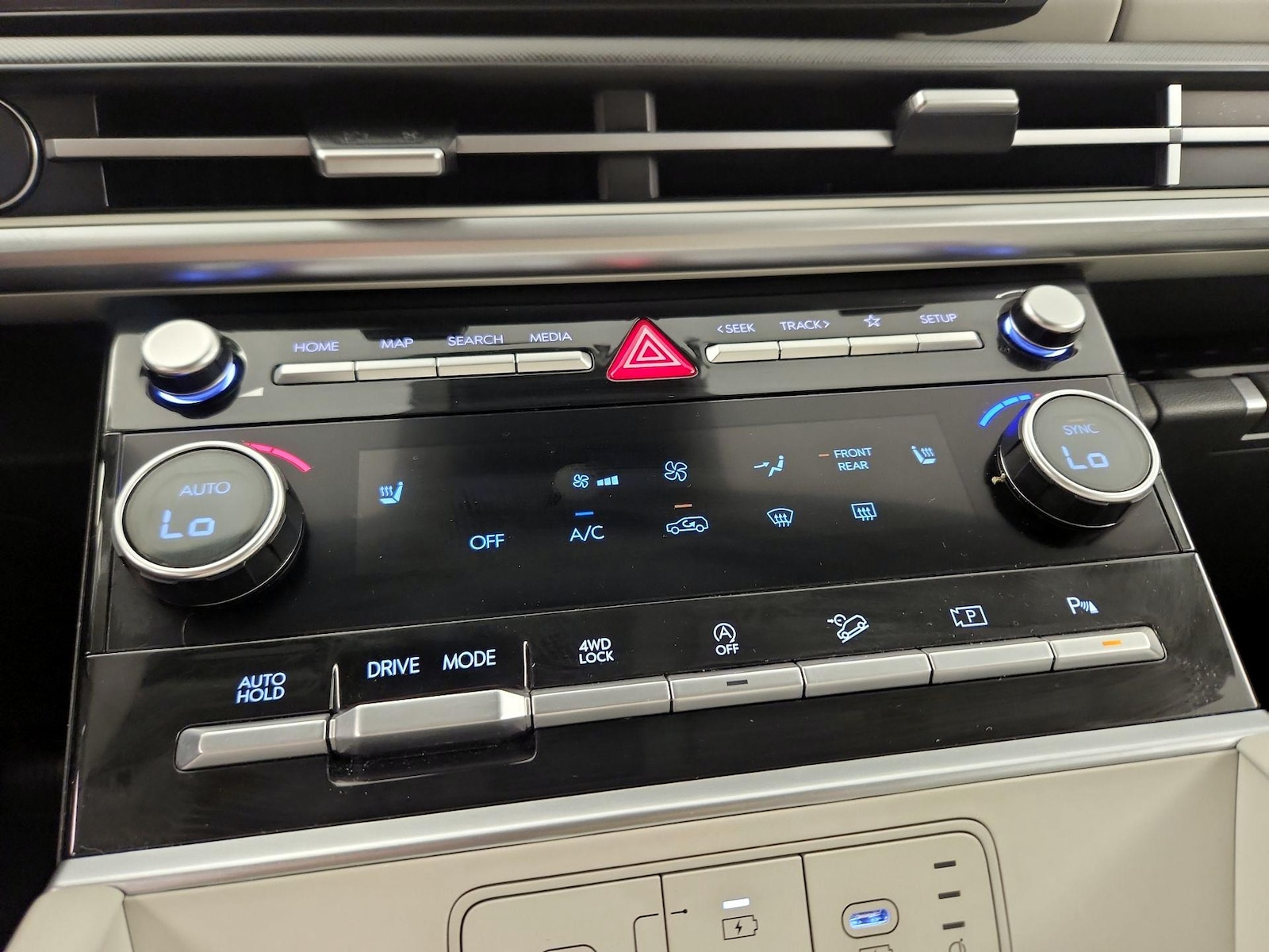 2024 Hyundai Santa Fe SEL - Photo 17