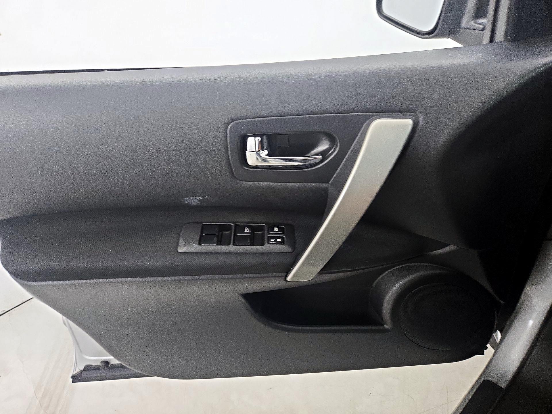 Thumbnail: 2014 Nissan Rogue - 12