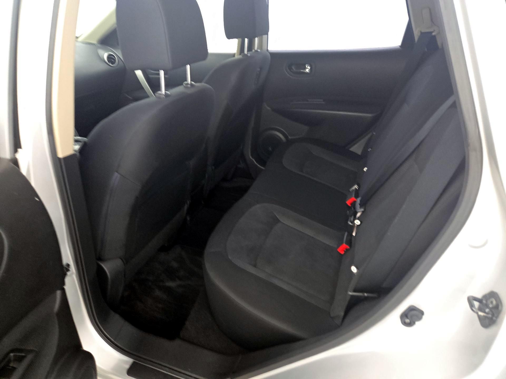 Thumbnail: 2014 Nissan Rogue - 17