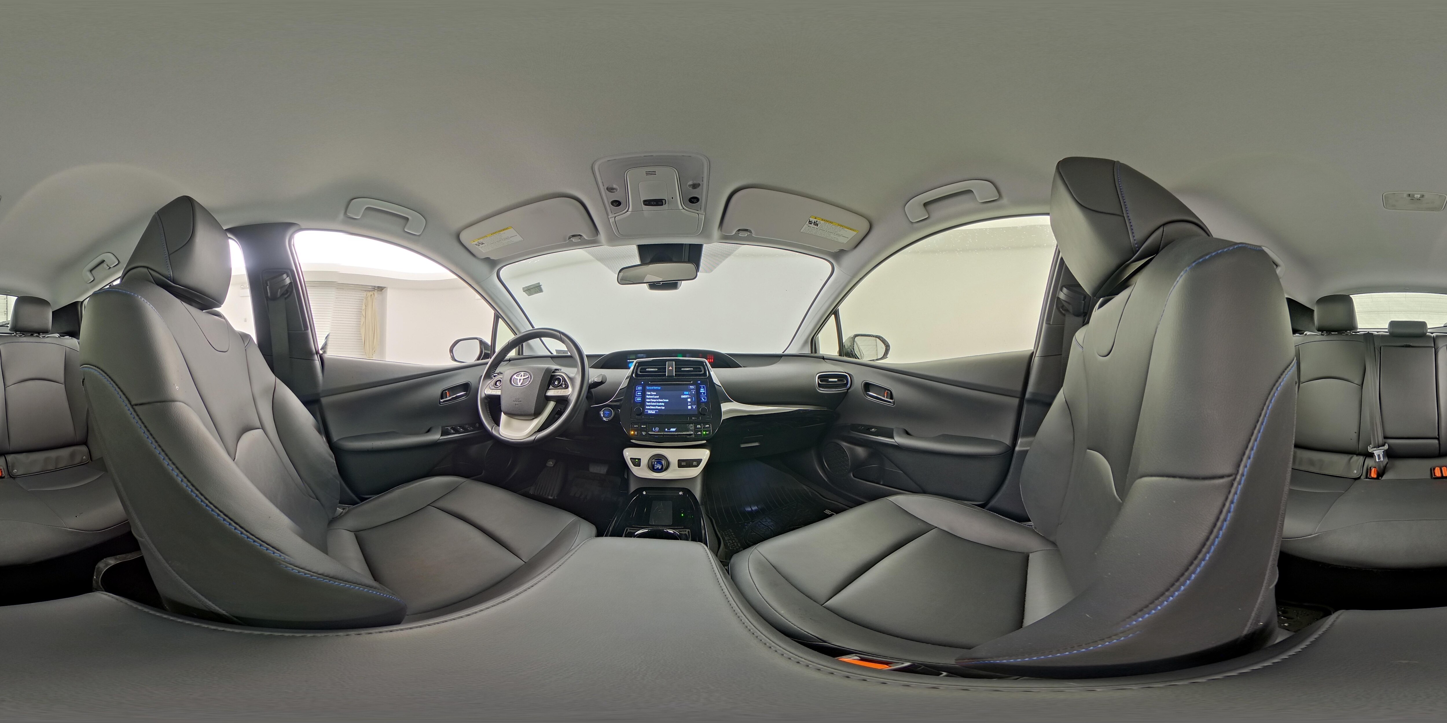2018 Toyota Prius Three - Photo 25
