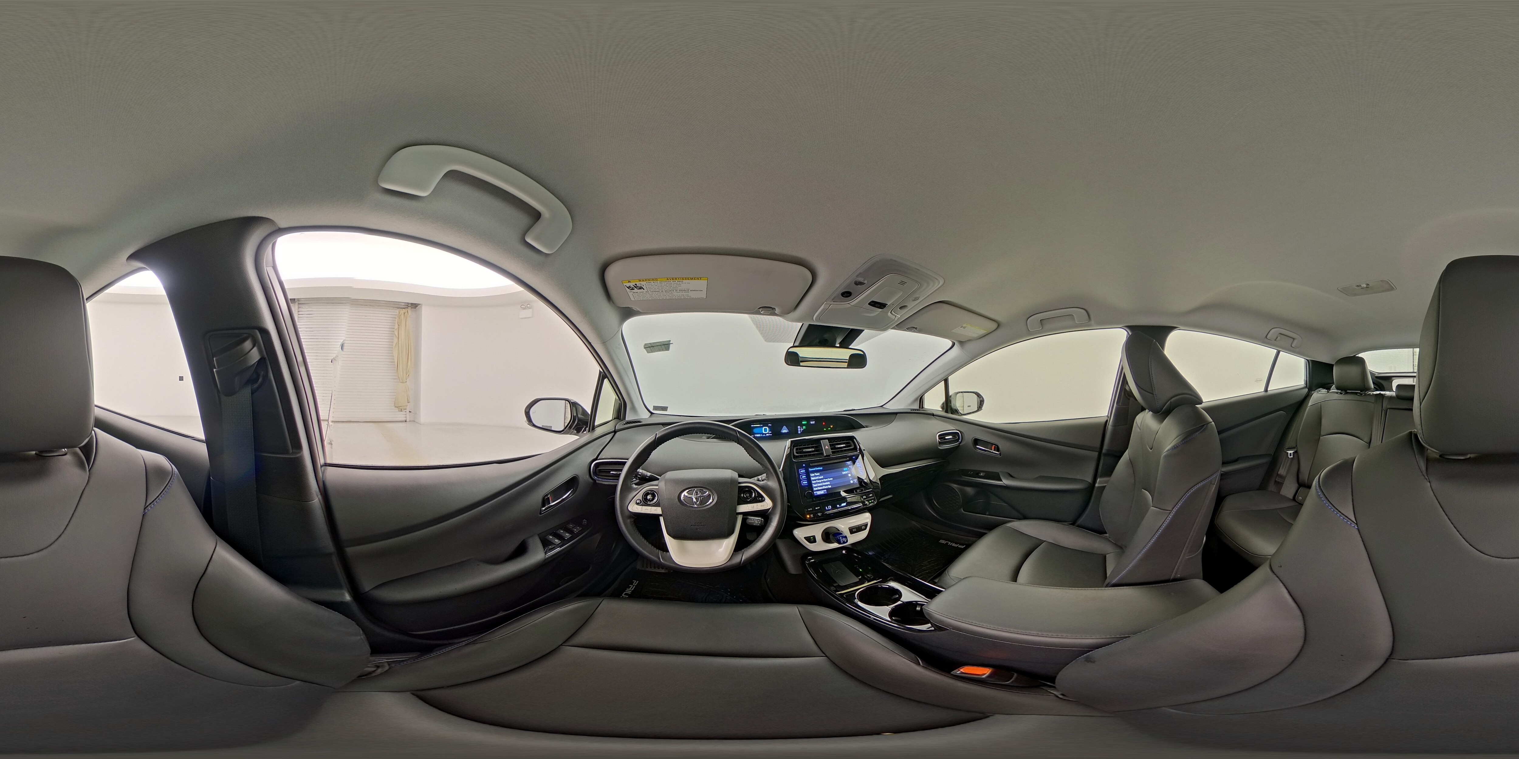 2018 Toyota Prius Three - Photo 27