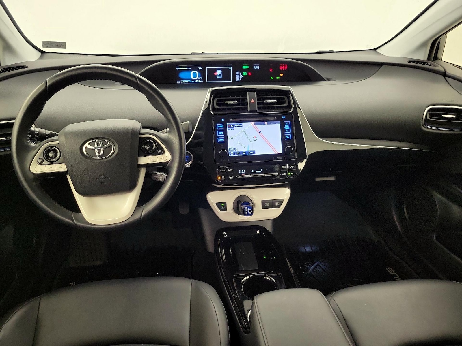 2018 Toyota Prius Three - Photo 10