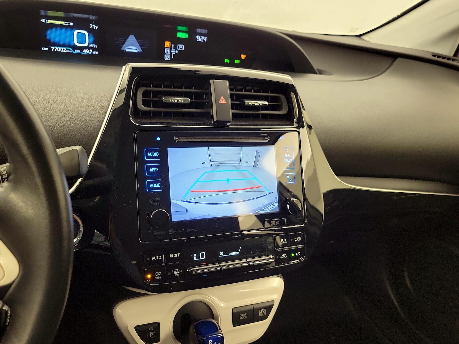 2018 Toyota Prius Three - Photo 16