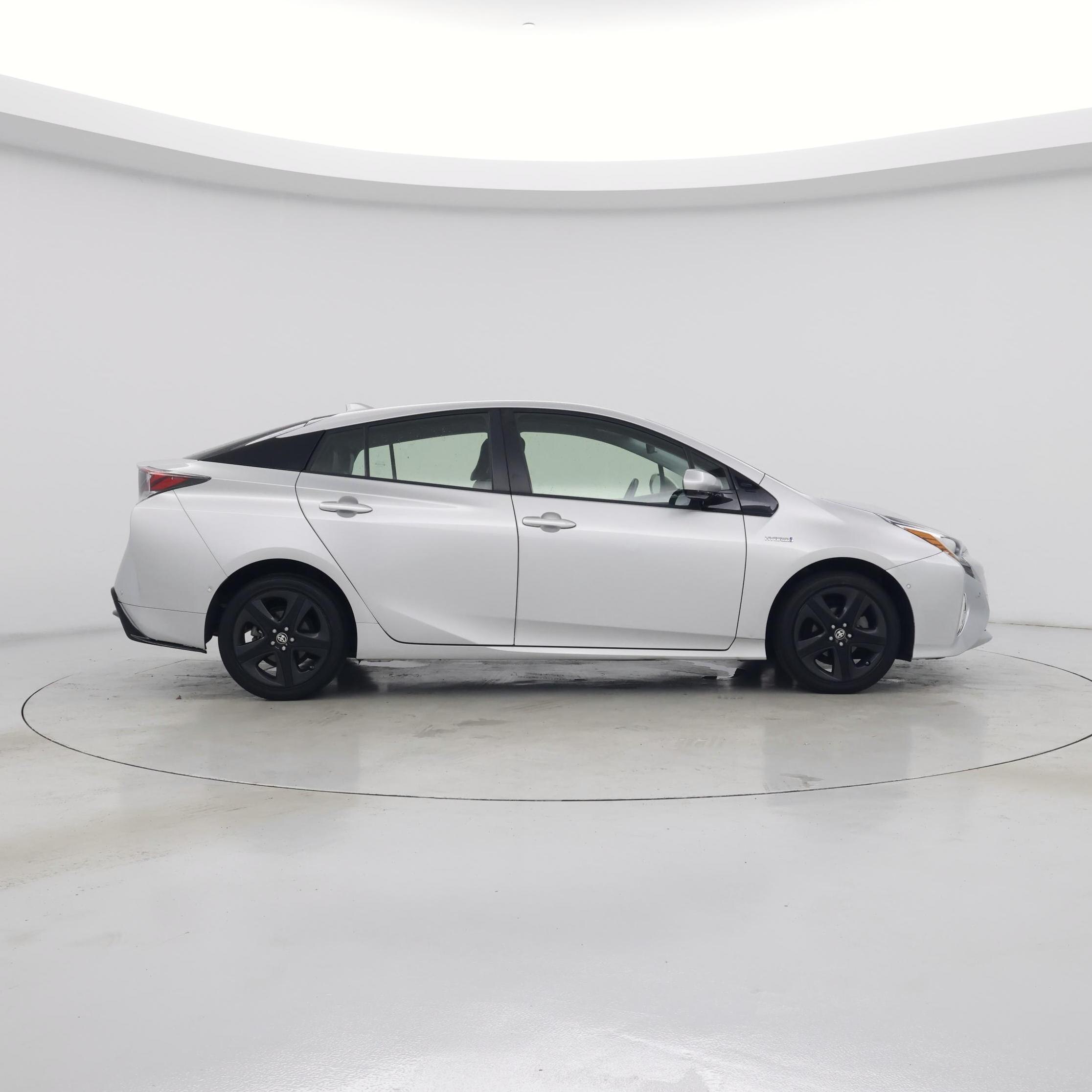 Thumbnail: 2018 Toyota Prius - 7
