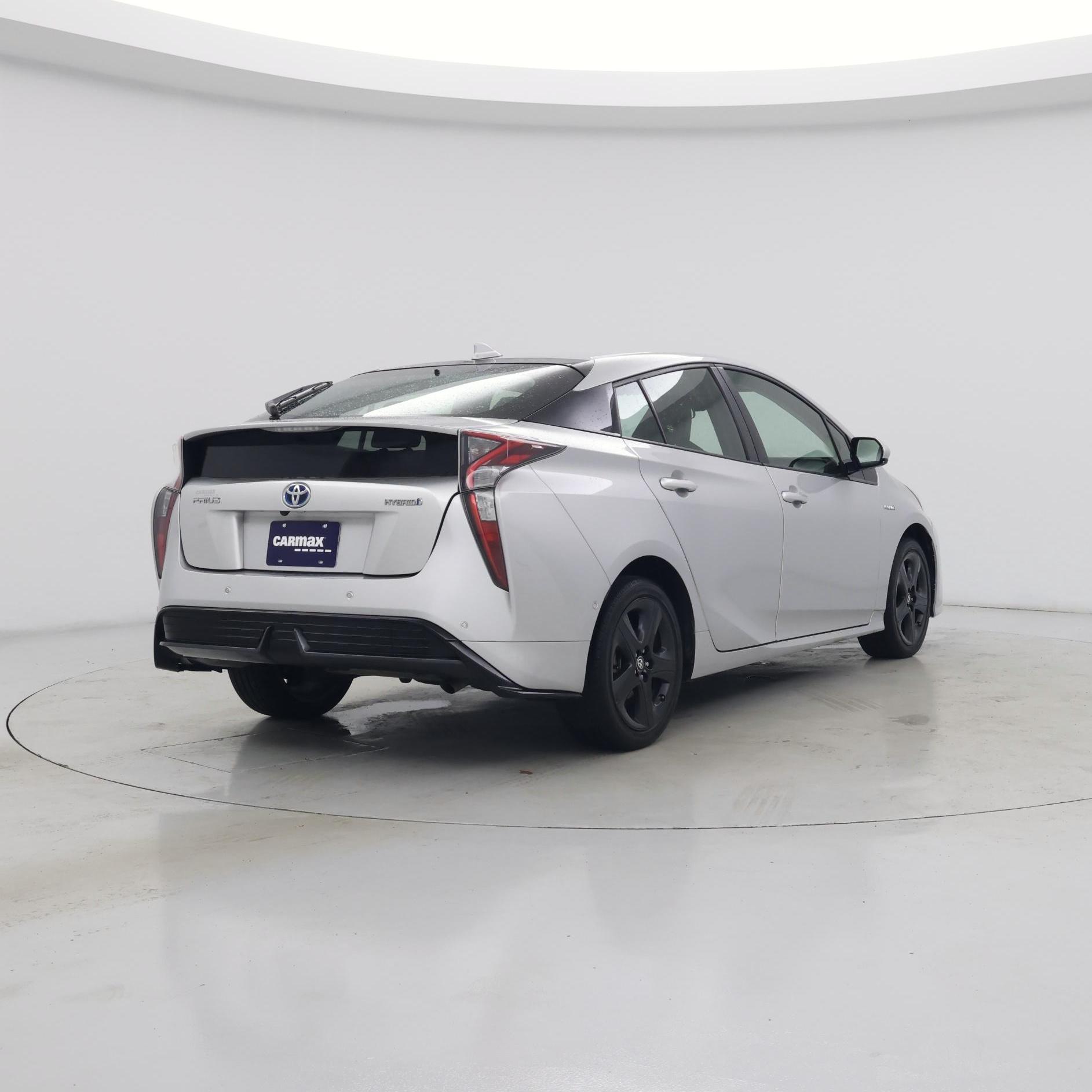 Thumbnail: 2018 Toyota Prius - 8