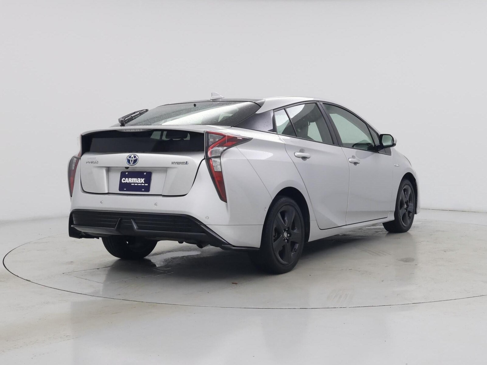 2018 Toyota Prius Three - Photo 9