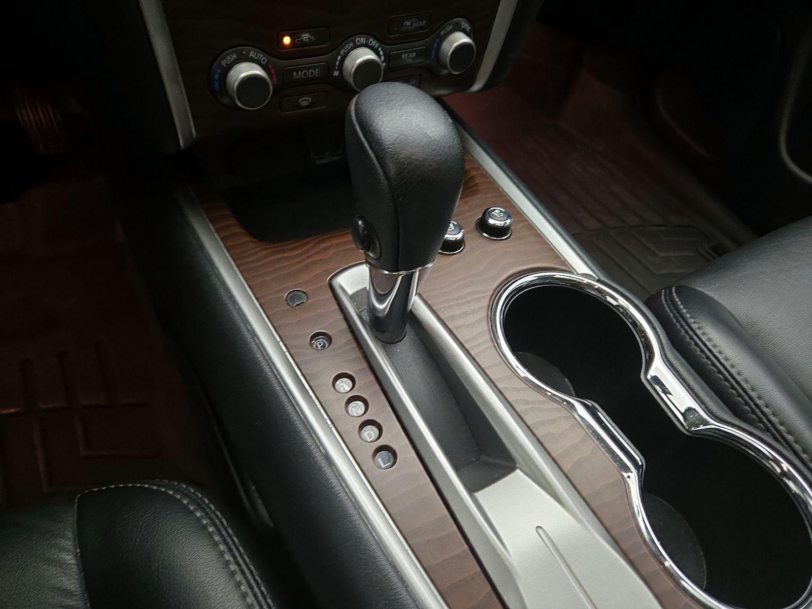 2019 Nissan Pathfinder Platinum - Photo 17