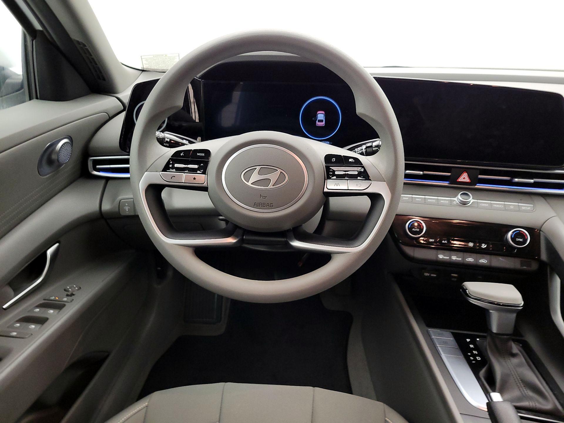 Thumbnail: 2024 Hyundai Elantra - 10
