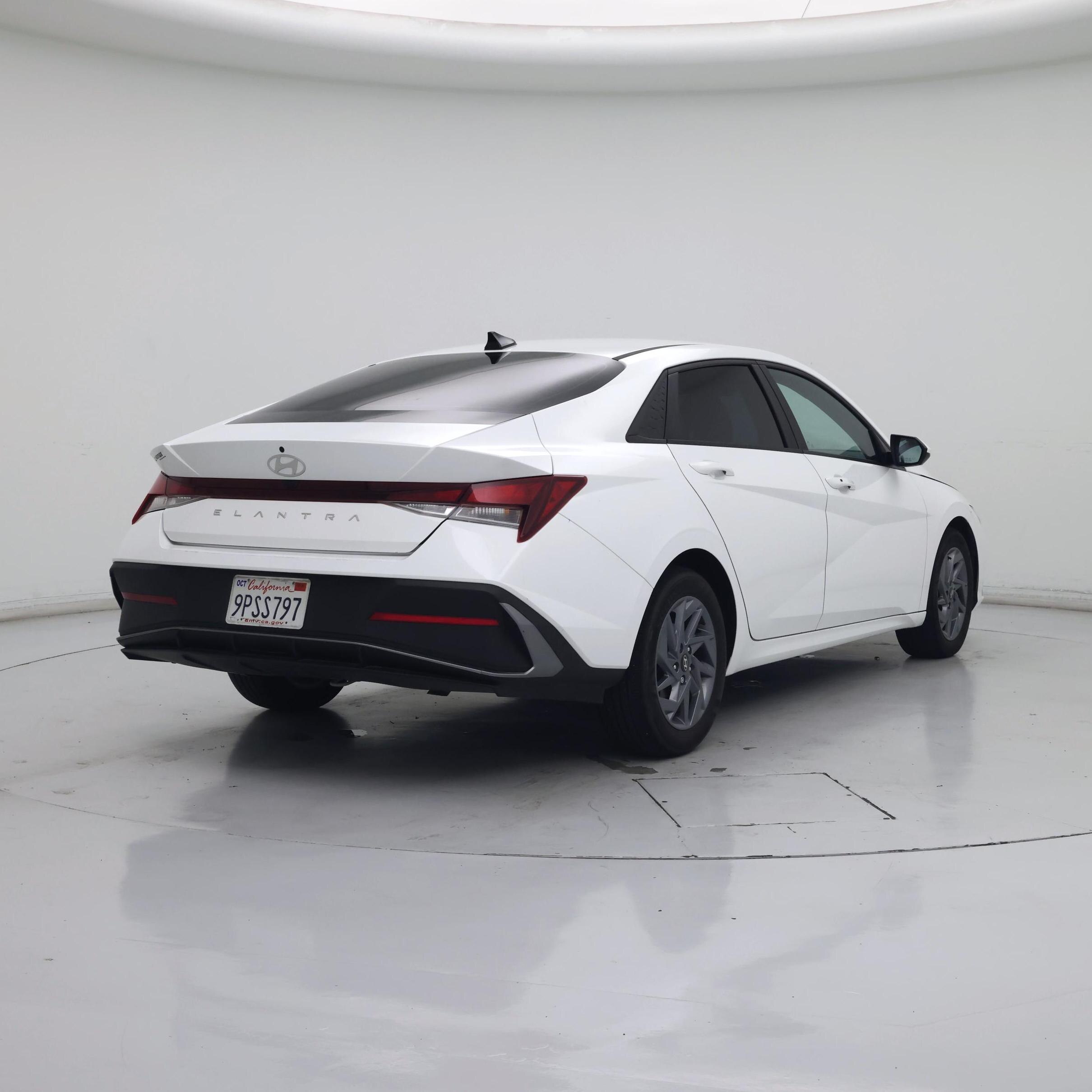 Thumbnail: 2024 Hyundai Elantra - 8