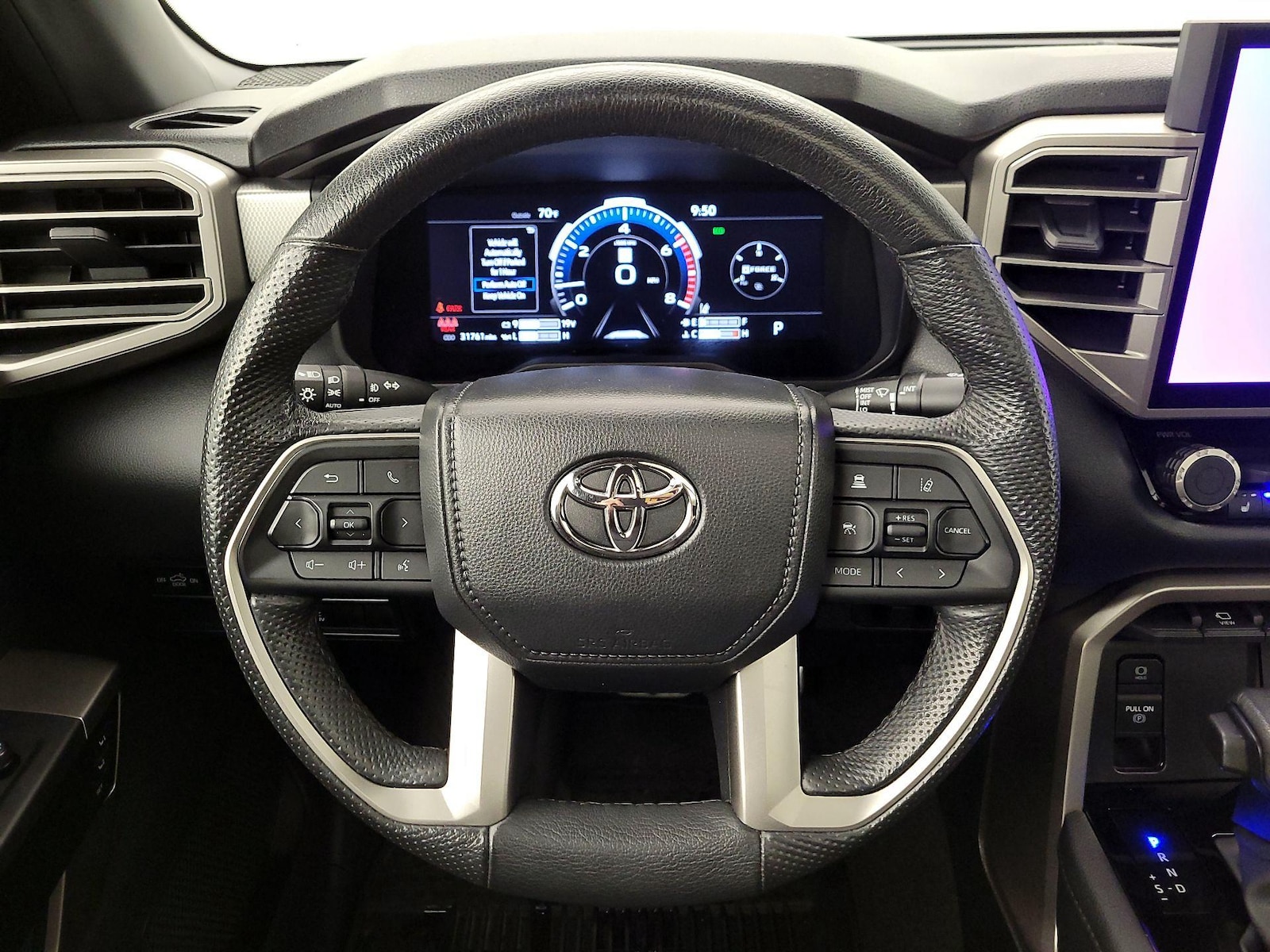 2025 Toyota Tundra Limited - Photo 11