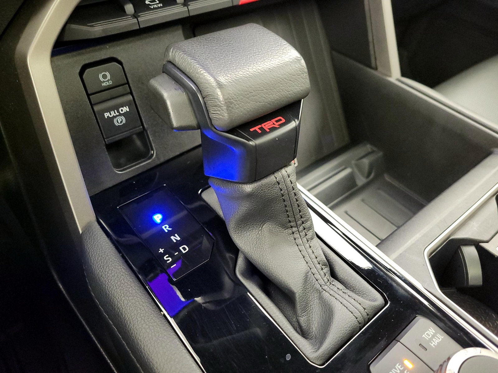 2025 Toyota Tundra Limited - Photo 18