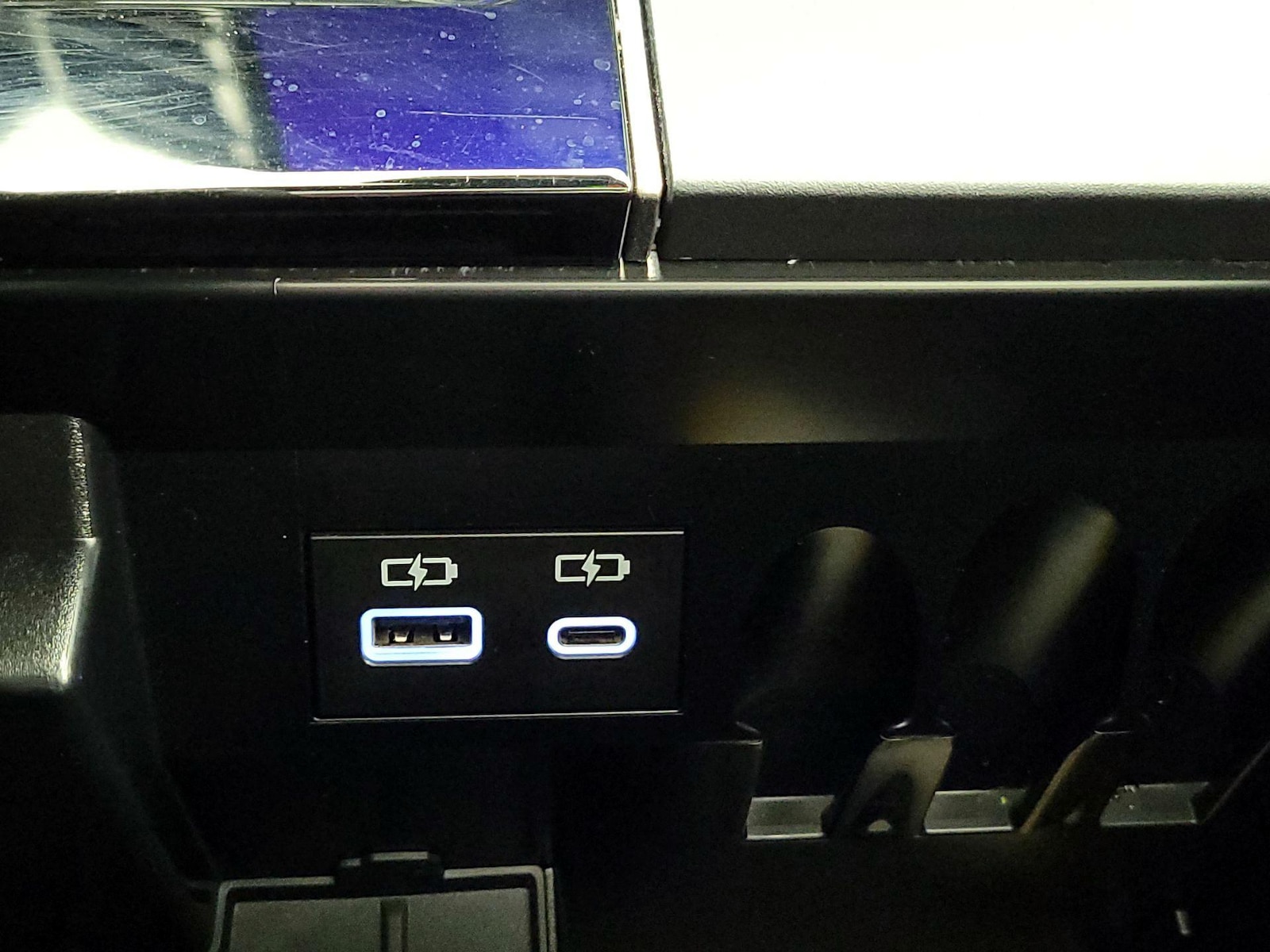 2025 Toyota Tundra Limited - Photo 19
