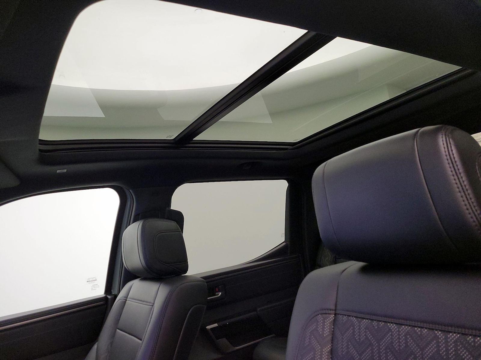 2025 Toyota Tundra Limited - Photo 20
