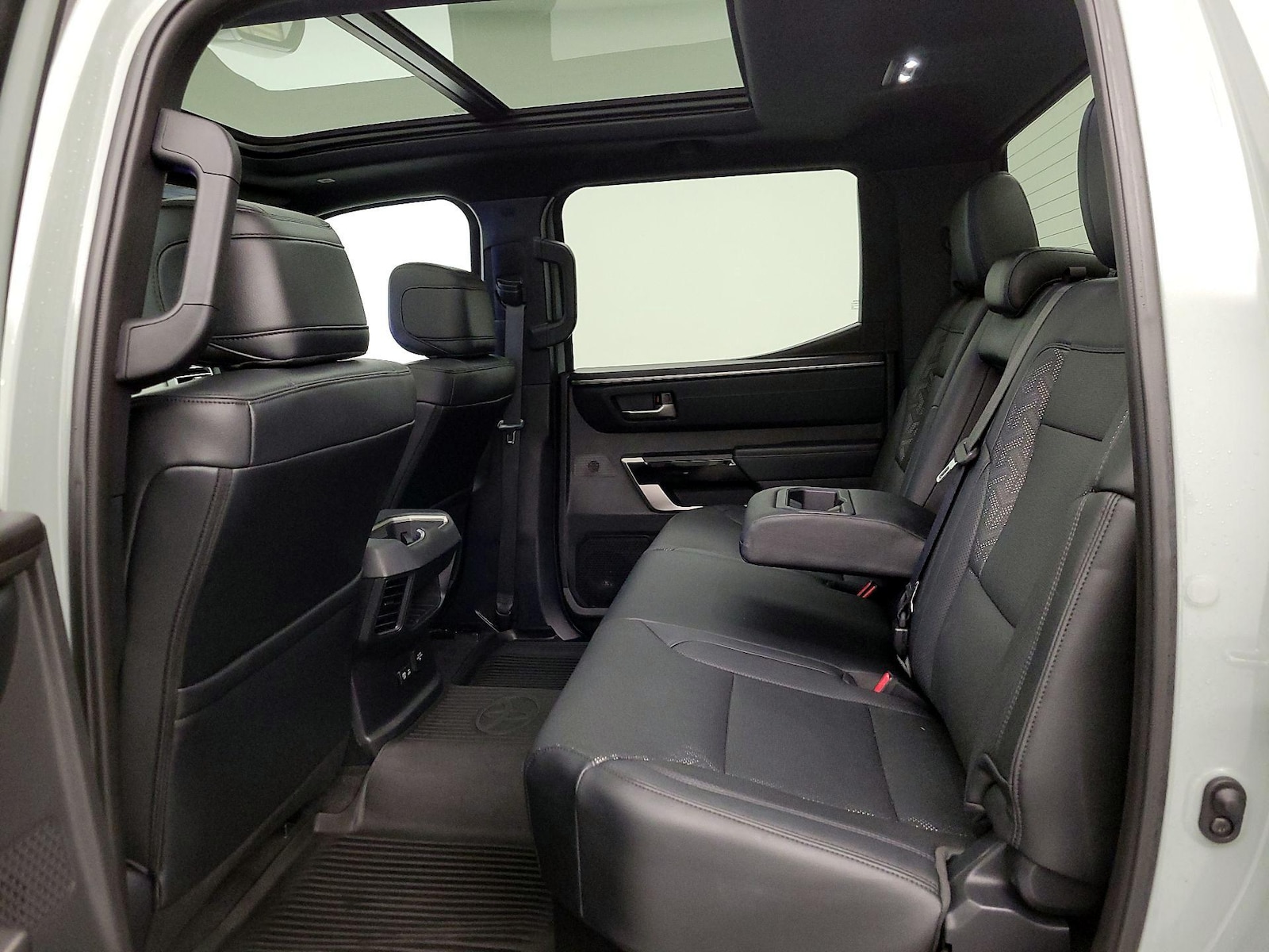 2025 Toyota Tundra Limited - Photo 21