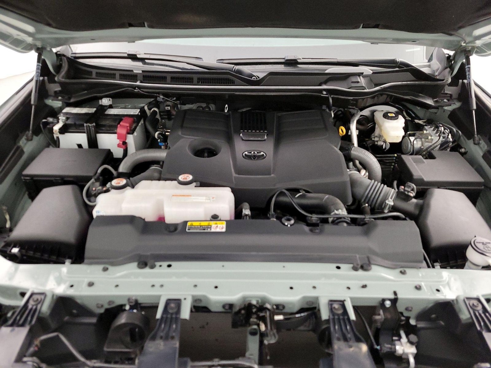 2025 Toyota Tundra Limited - Photo 23