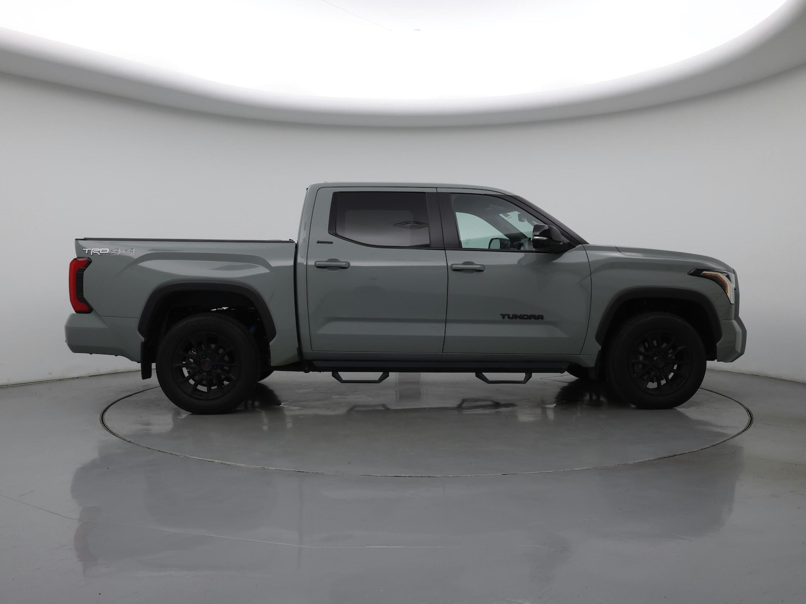 2025 Toyota Tundra Limited - Photo 8