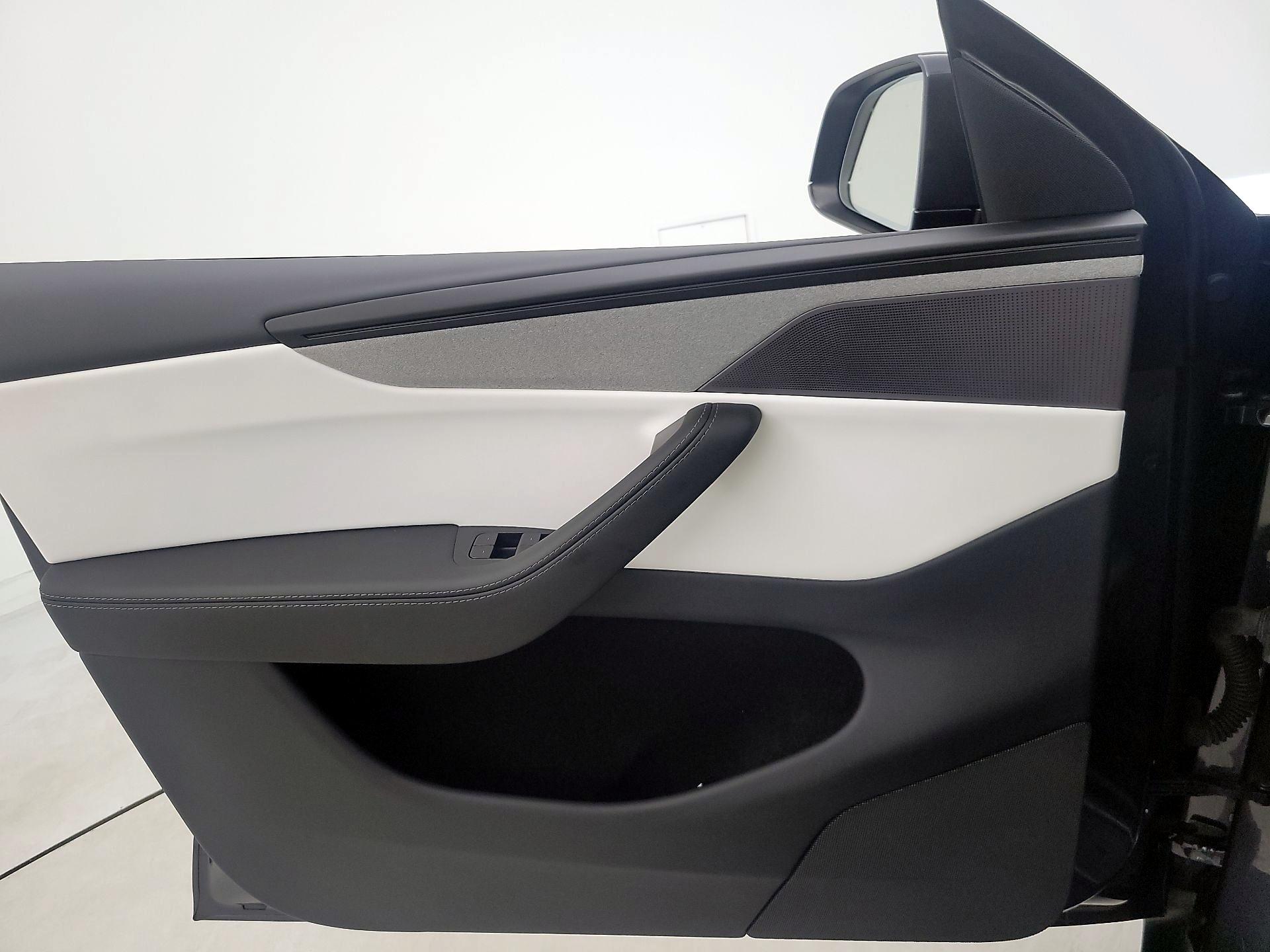 Thumbnail: 2026 Tesla Model Y - 12