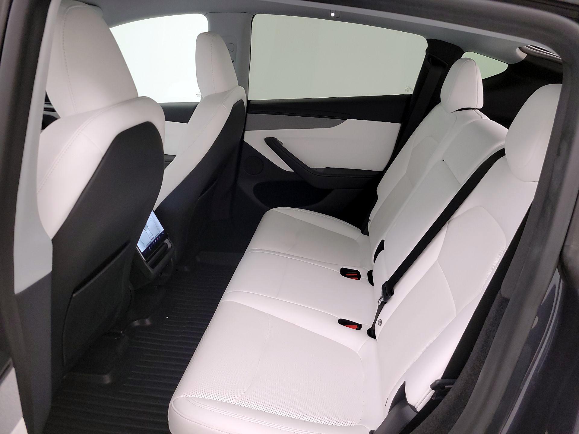 Thumbnail: 2026 Tesla Model Y - 19