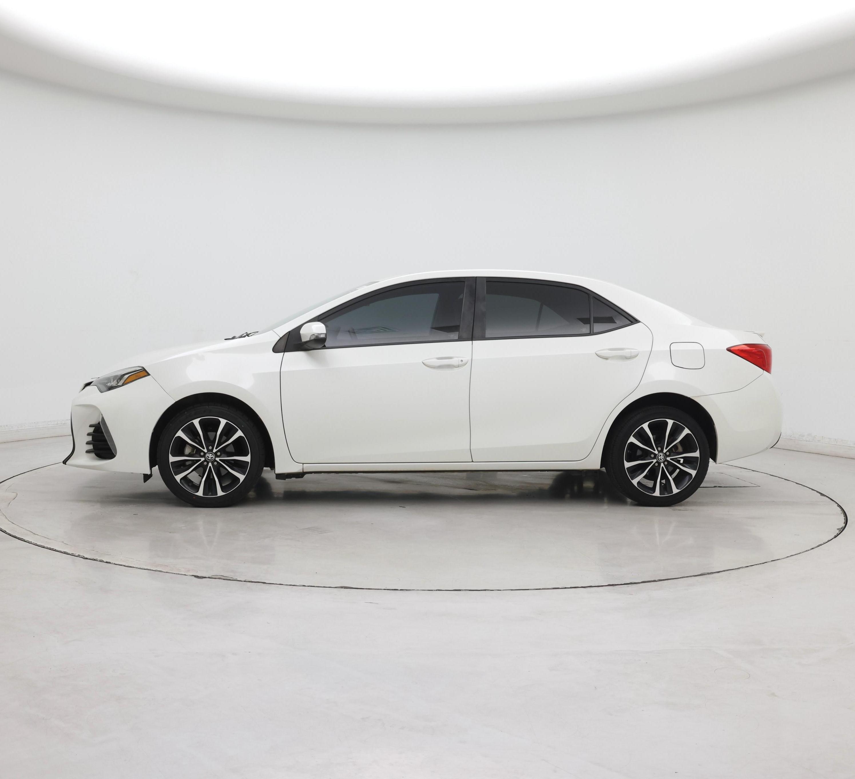 Thumbnail: 2018 Toyota Corolla - 3