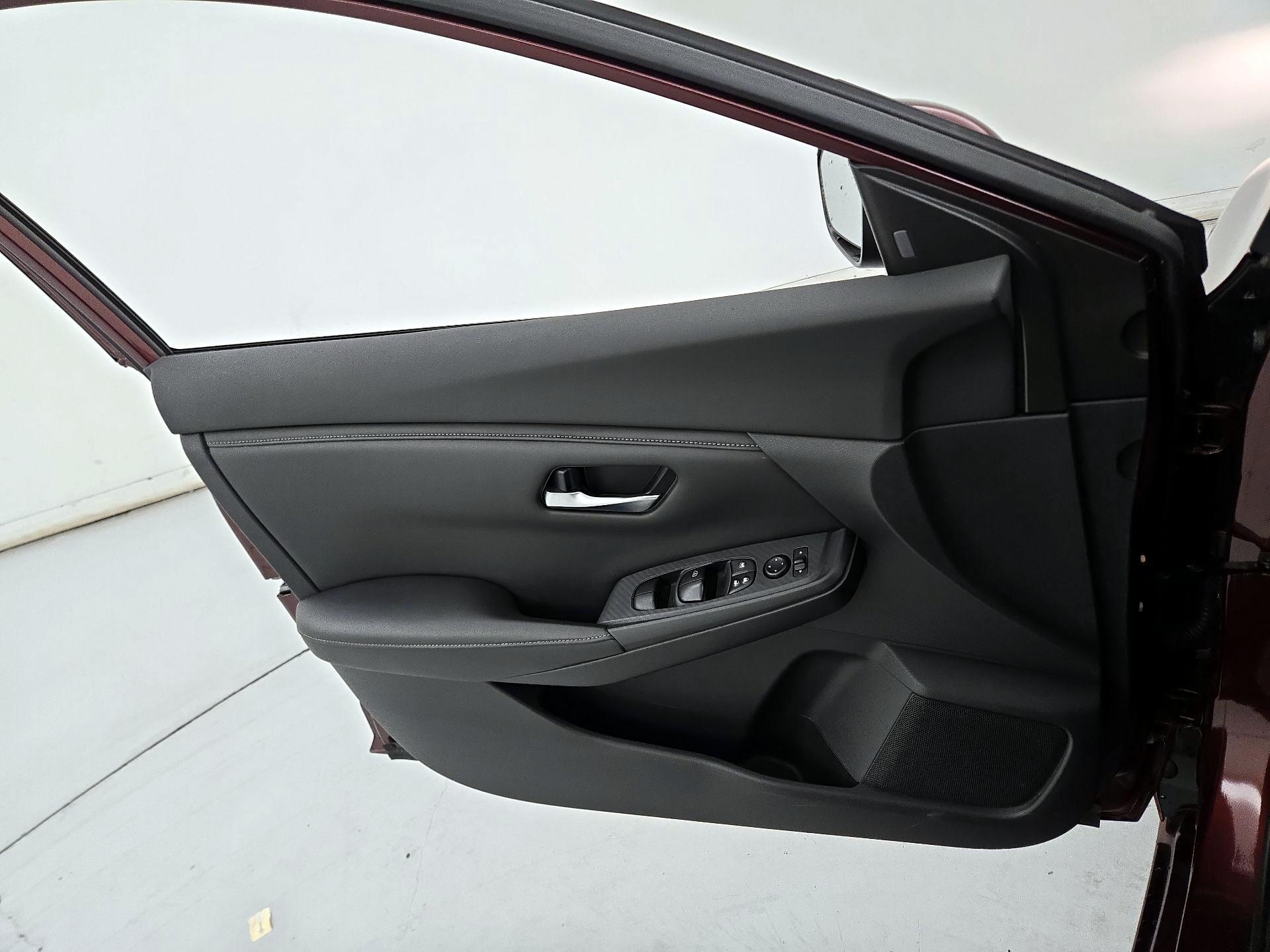Thumbnail: 2020 Nissan Sentra - 12