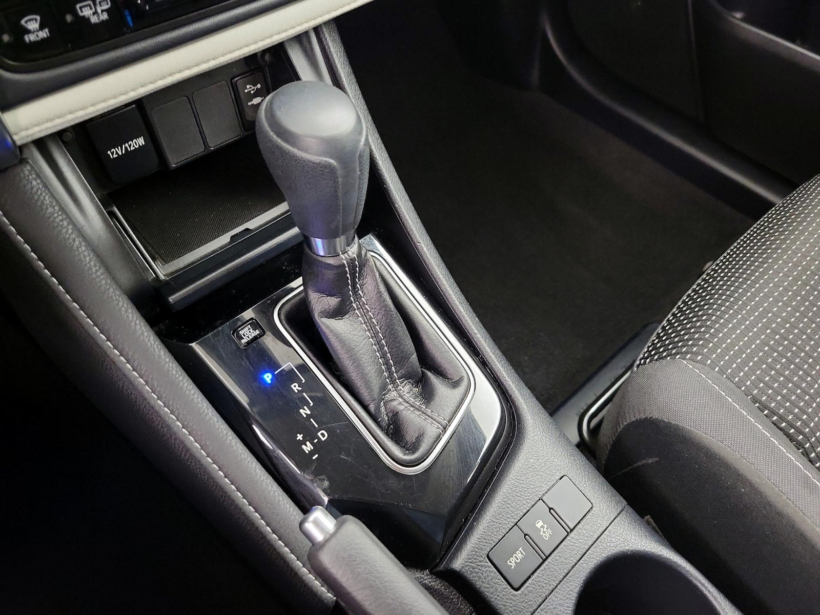2018 Toyota Corolla iM Base - Photo 18