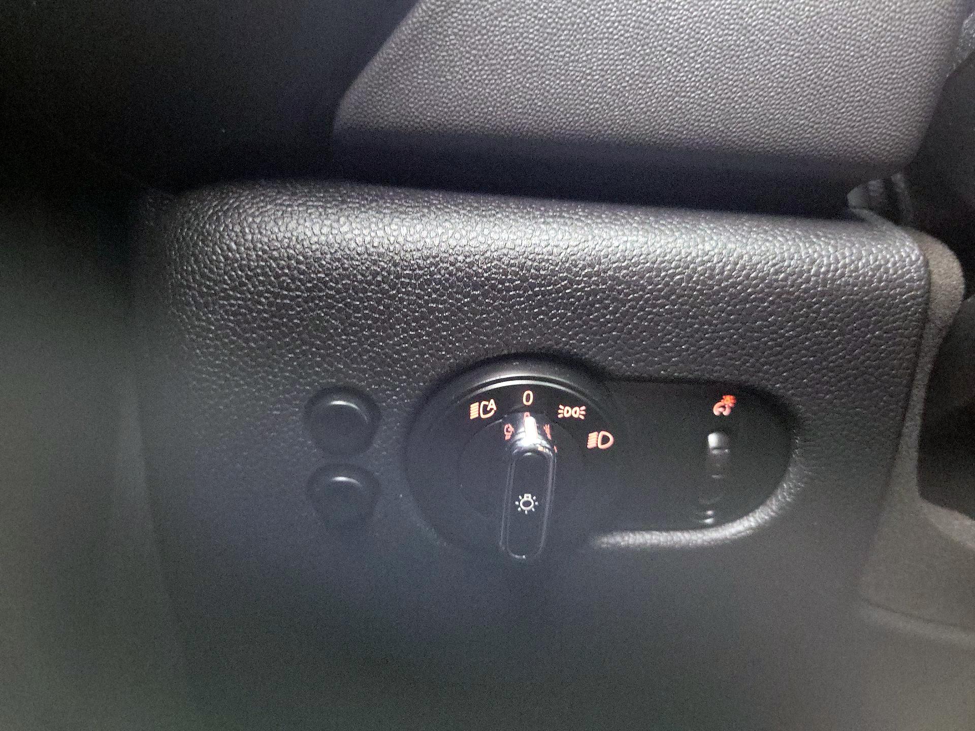 Thumbnail: 2015 MINI Cooper Hardtop - 13