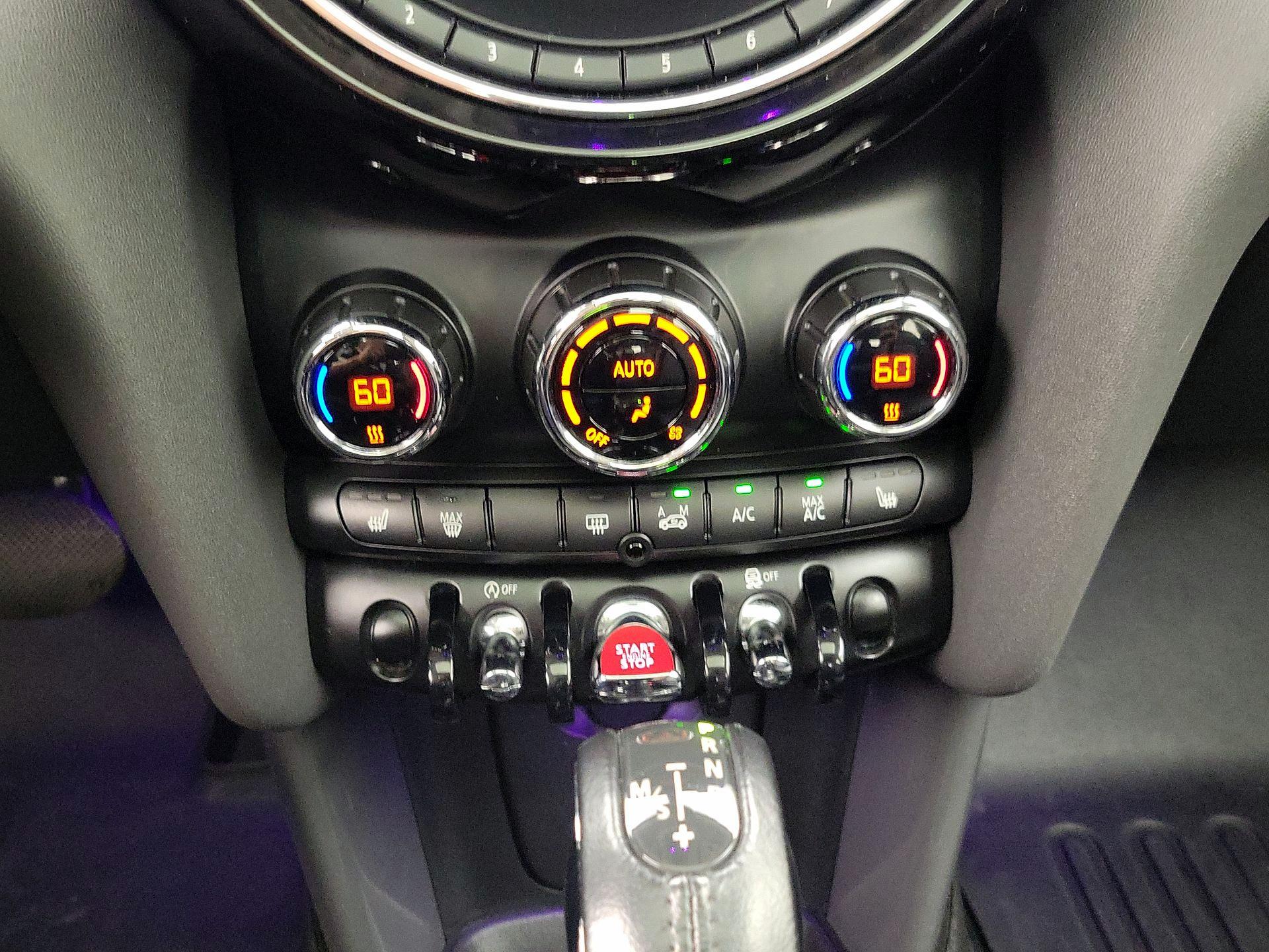 Thumbnail: 2015 MINI Cooper Hardtop - 15