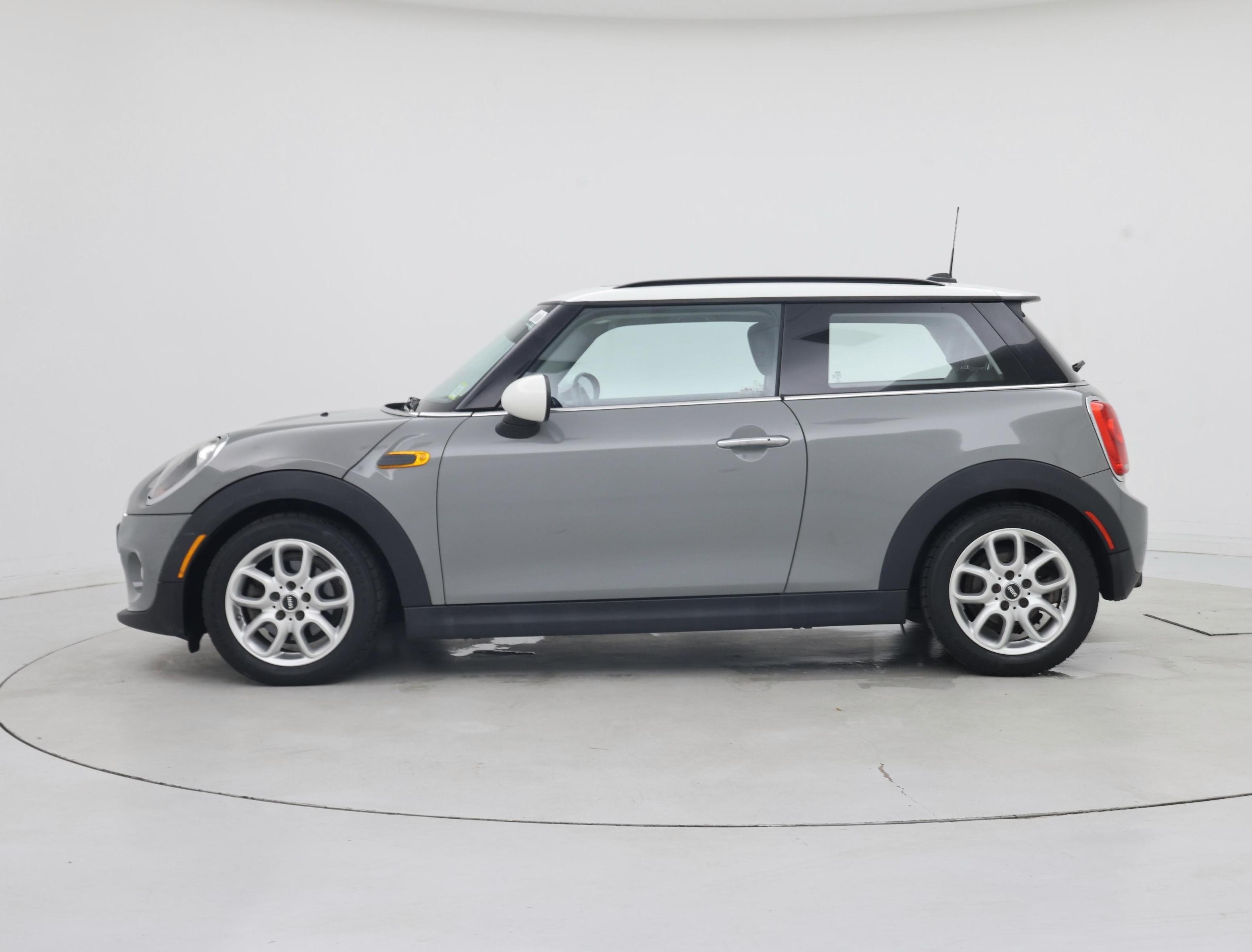Thumbnail: 2015 MINI Cooper Hardtop - 3