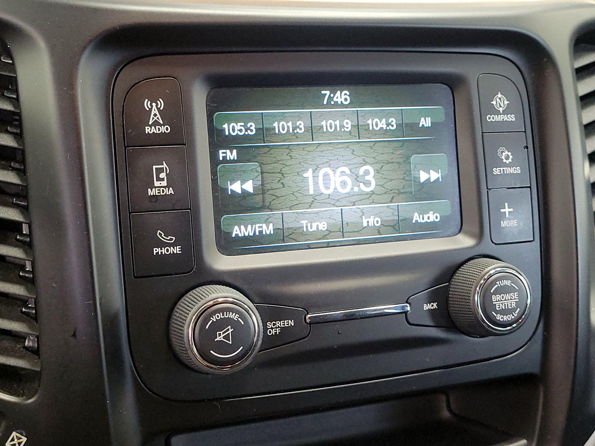 Thumbnail: 2016 Jeep Cherokee - 15