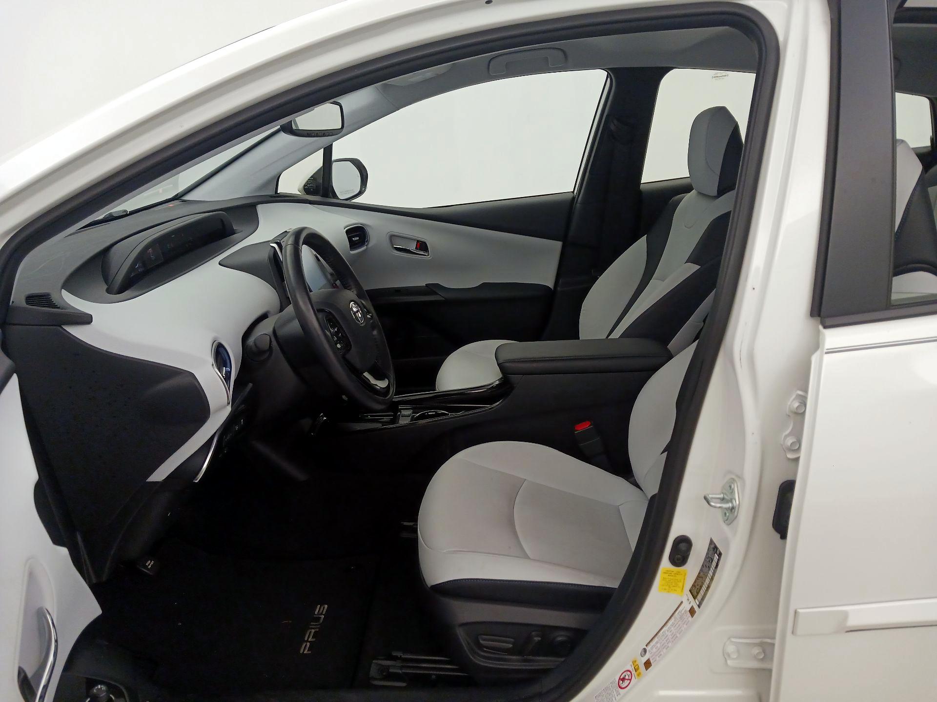 Thumbnail: 2019 Toyota Prius - 11