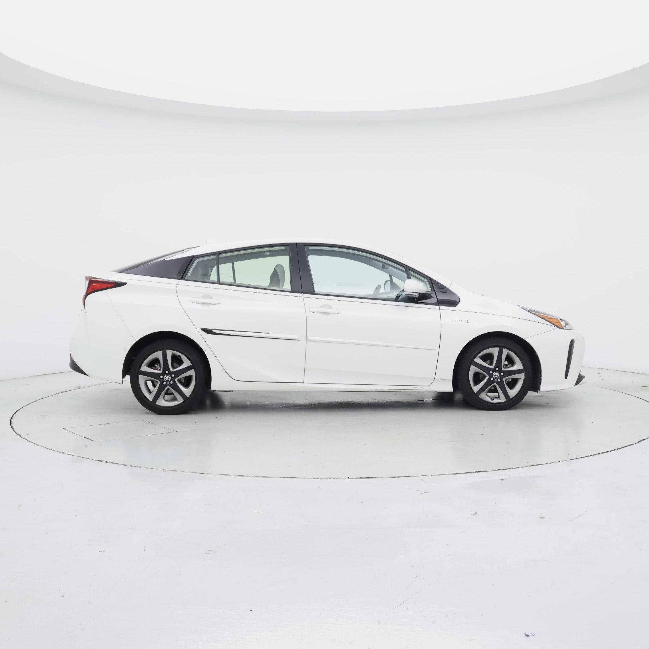 Thumbnail: 2019 Toyota Prius - 7