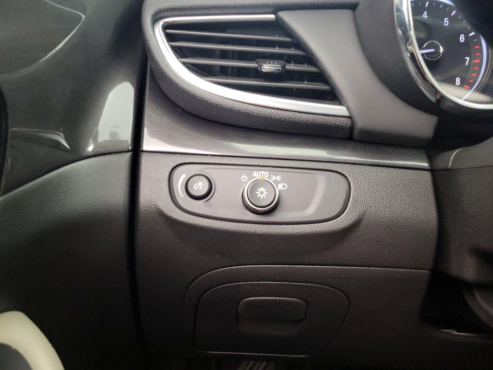 2022 Buick Encore Preferred - Photo 14