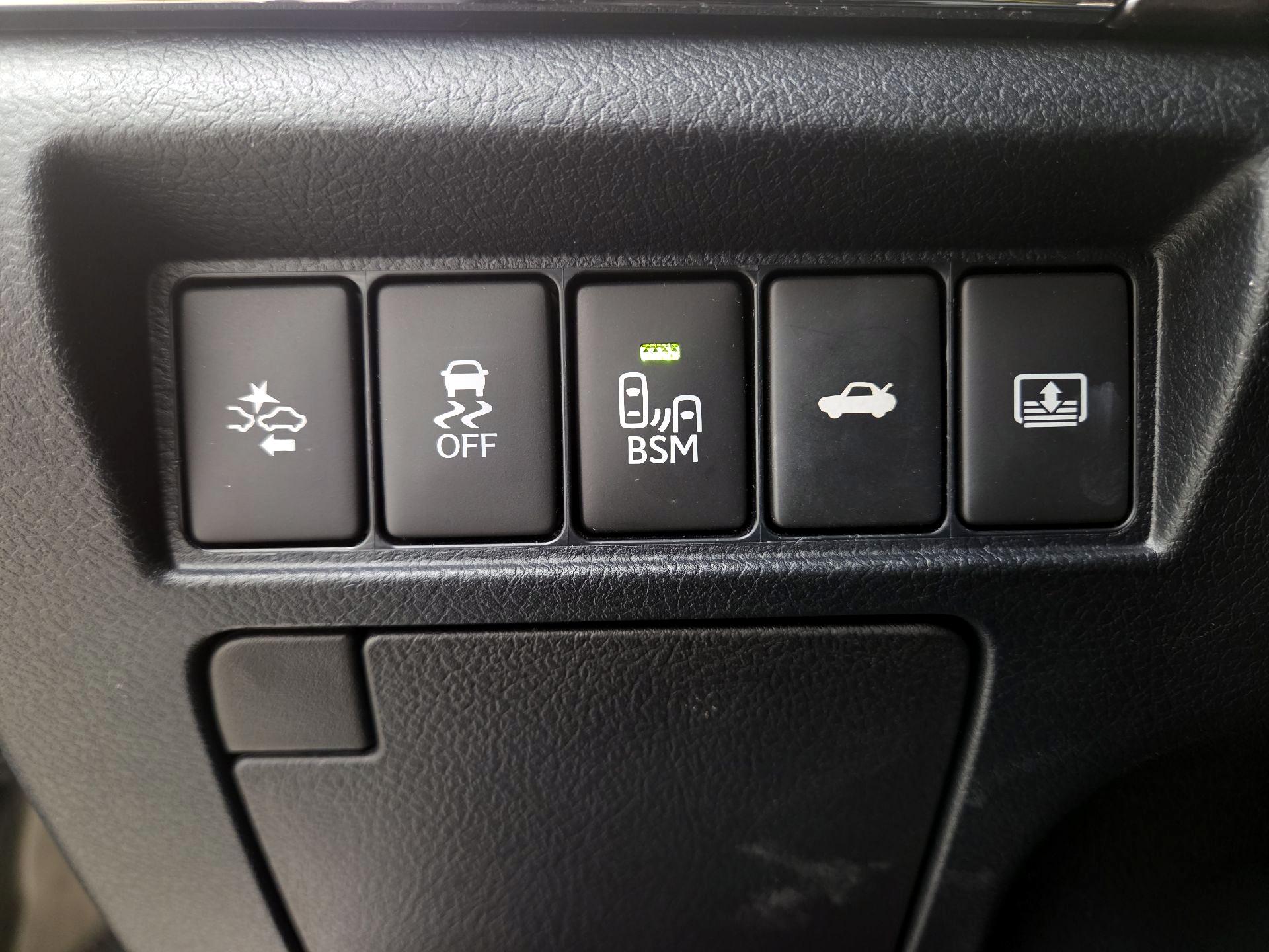 Thumbnail: 2018 Toyota Avalon - 13